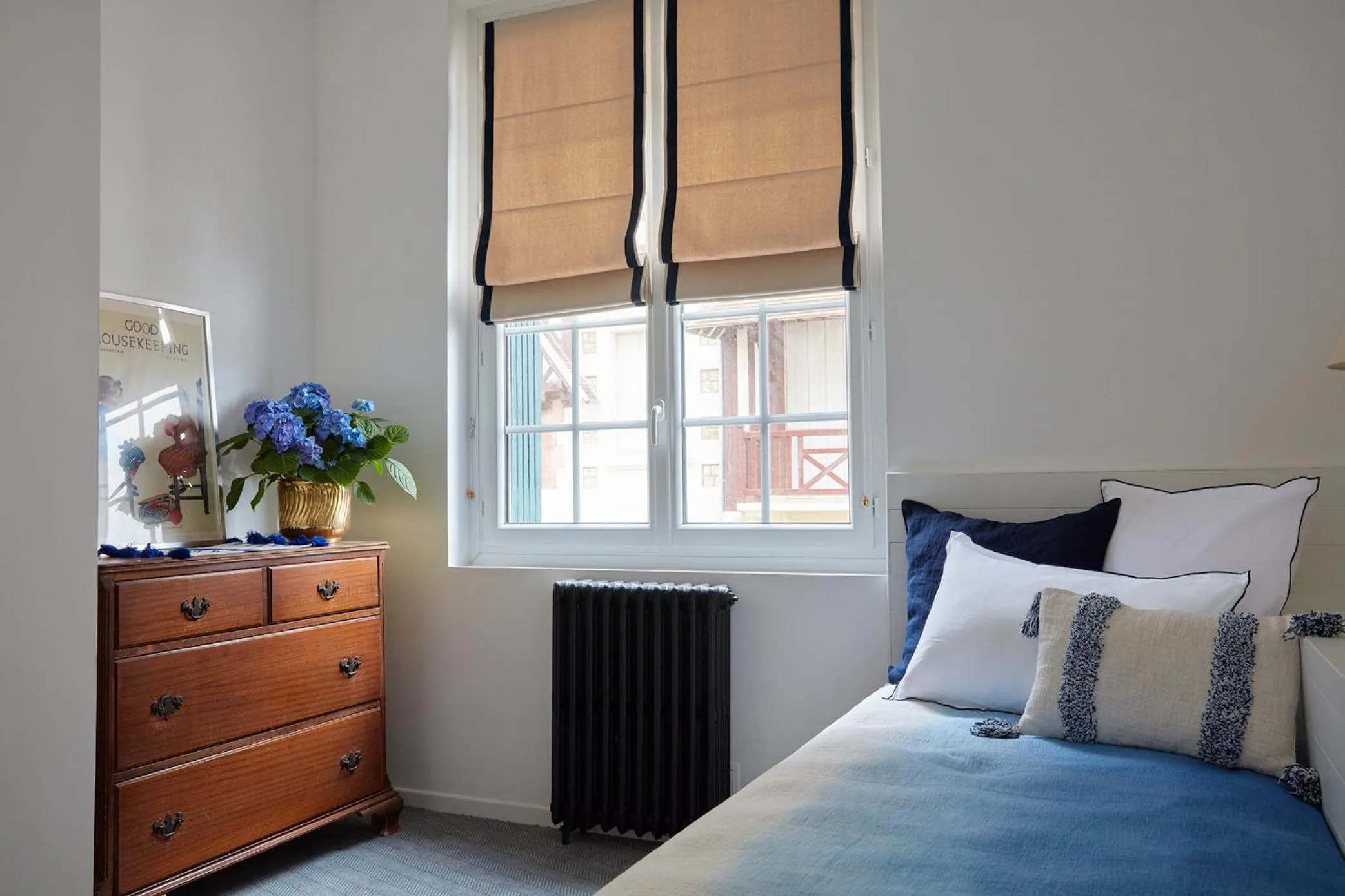 children, Bed in Le Flaubert