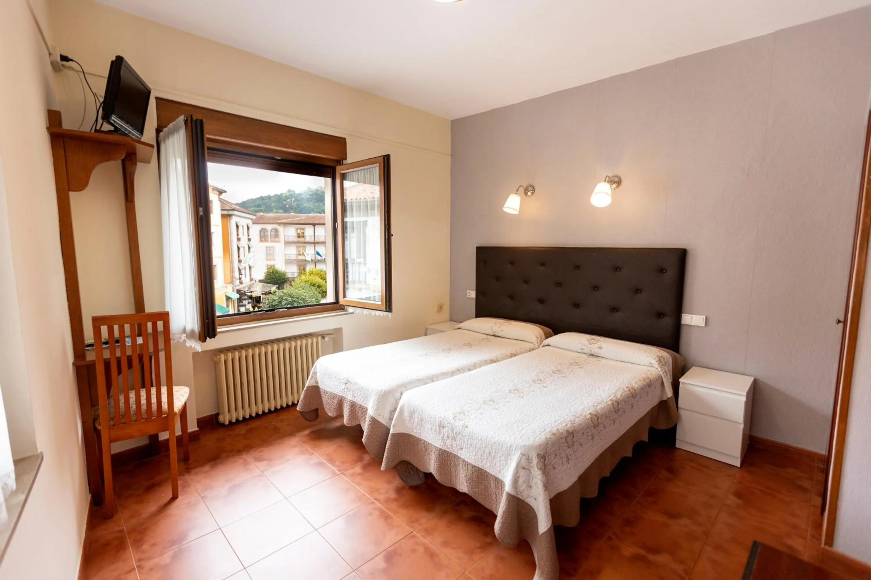 Photo of the whole room in Hotel Eladia