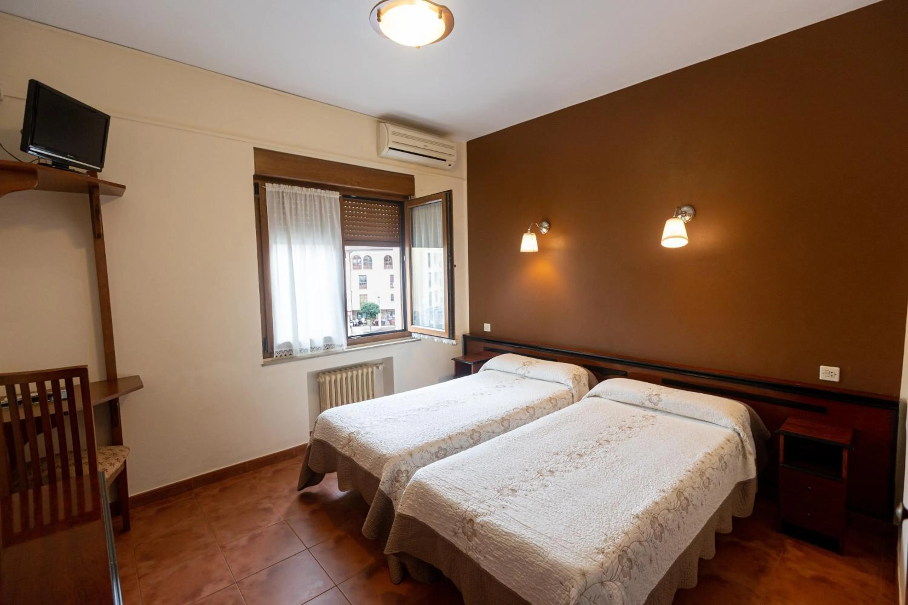 Photo of the whole room in Hotel Eladia