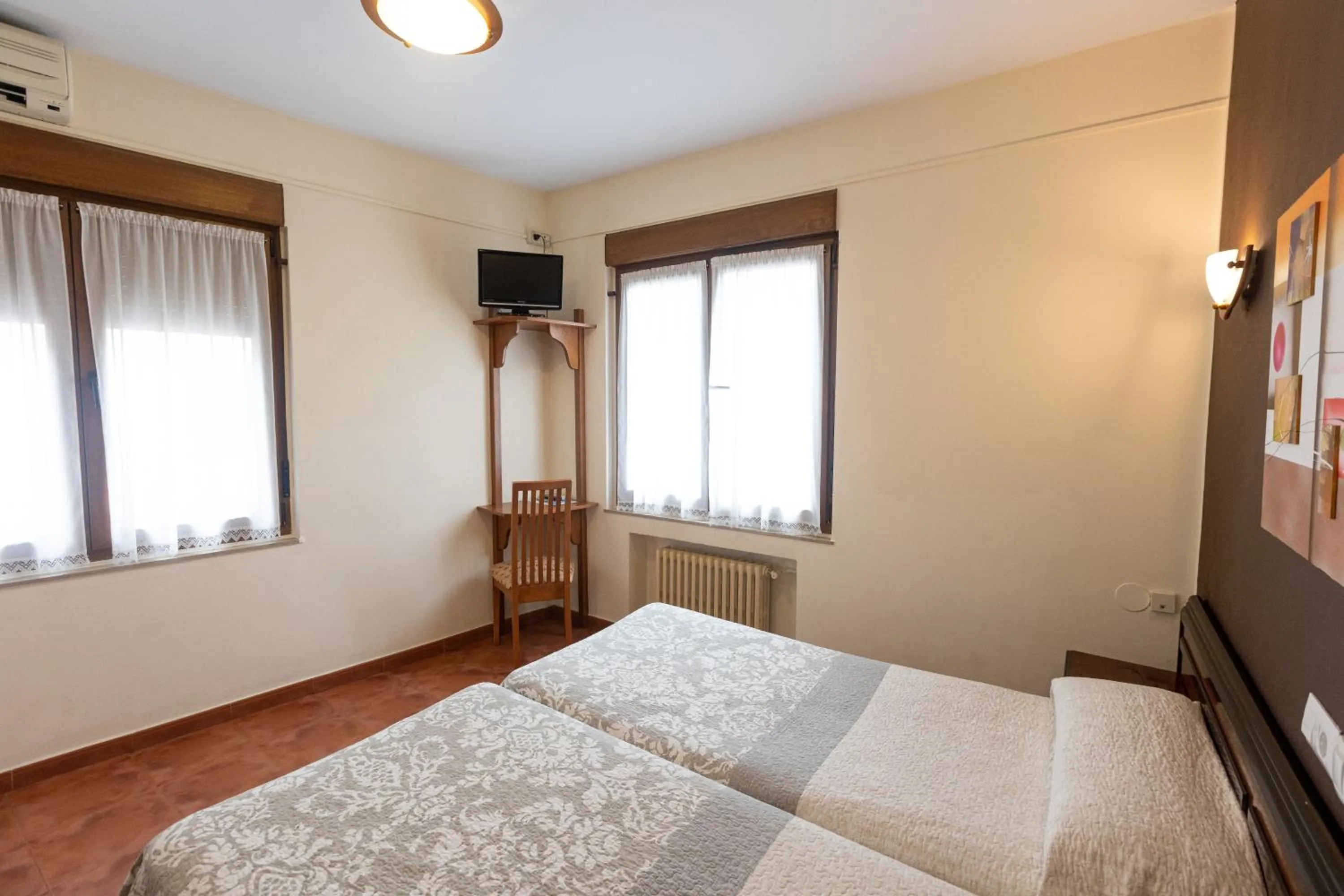 Photo of the whole room in Hotel Eladia