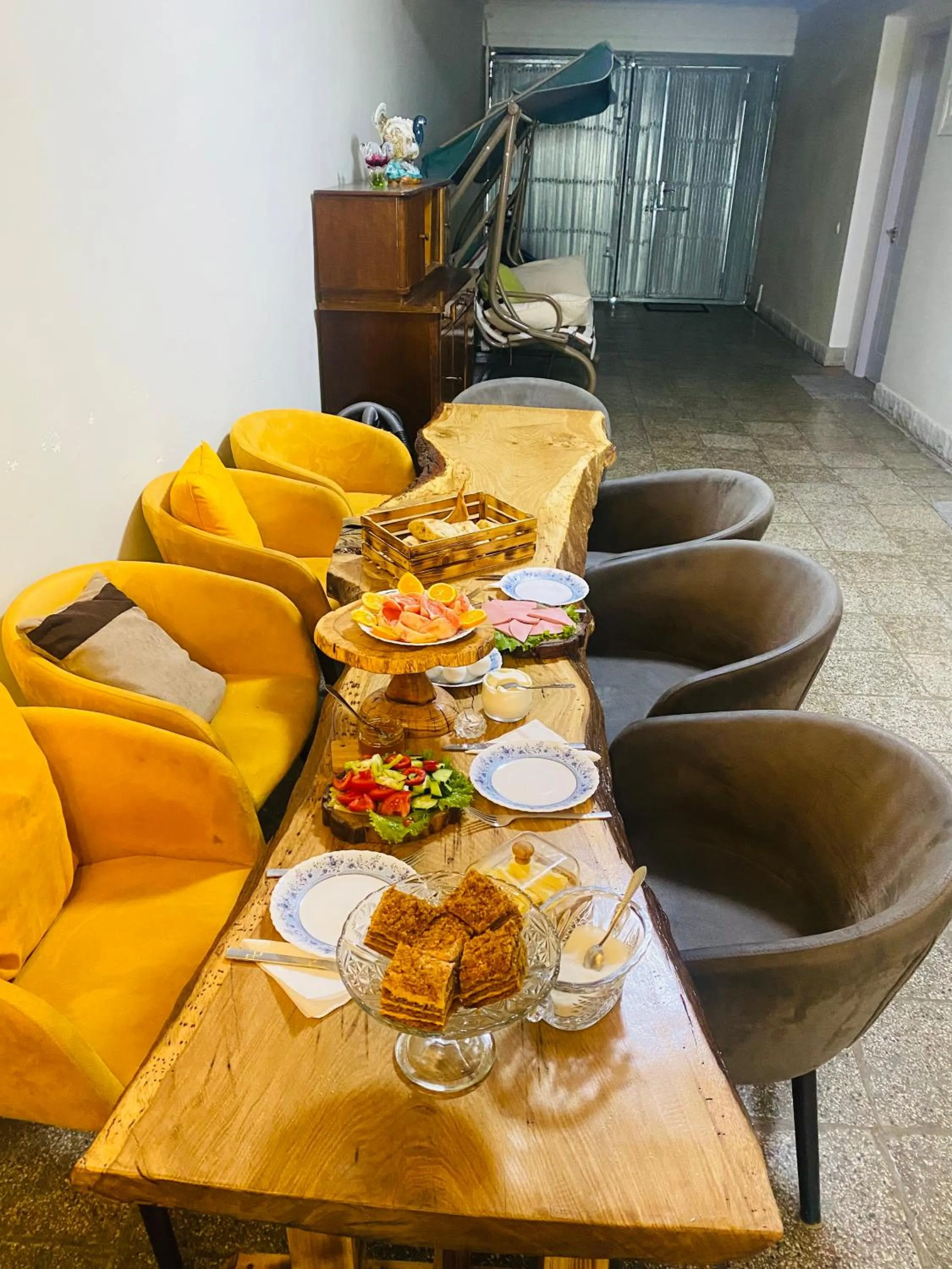 Breakfast in Anna's Guest House