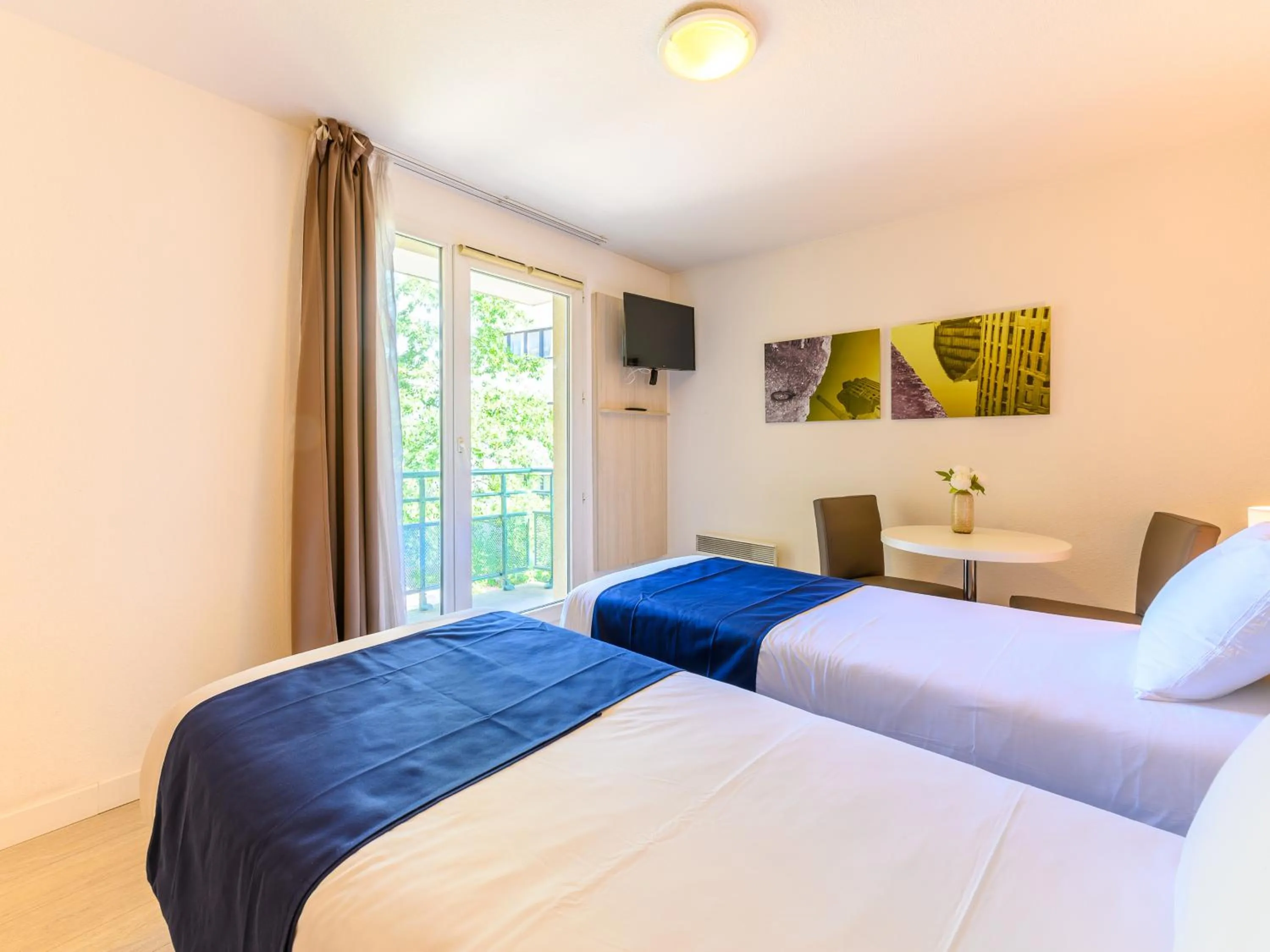 Bedroom, Bed in Séjours & Affaires Pantin Charles De Gaulle