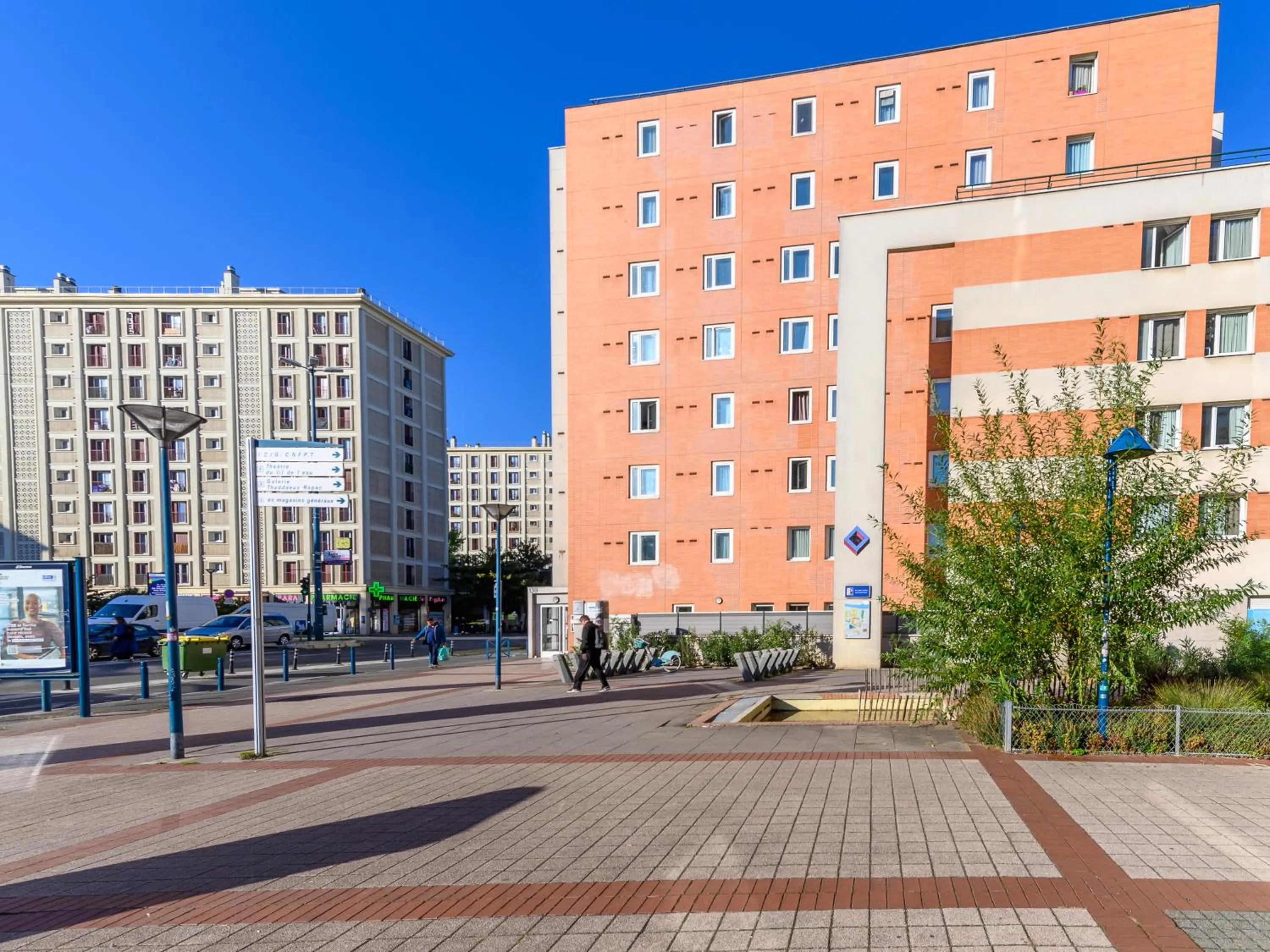 Property building in Séjours & Affaires Pantin Charles De Gaulle