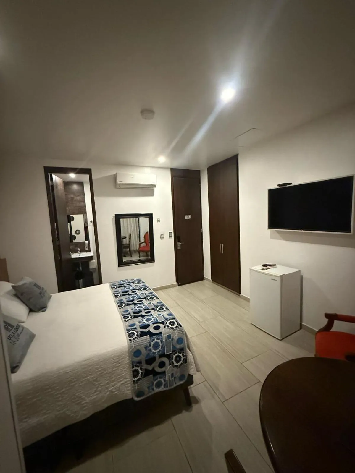 TV and multimedia, Bed in Hotel Ucla Center