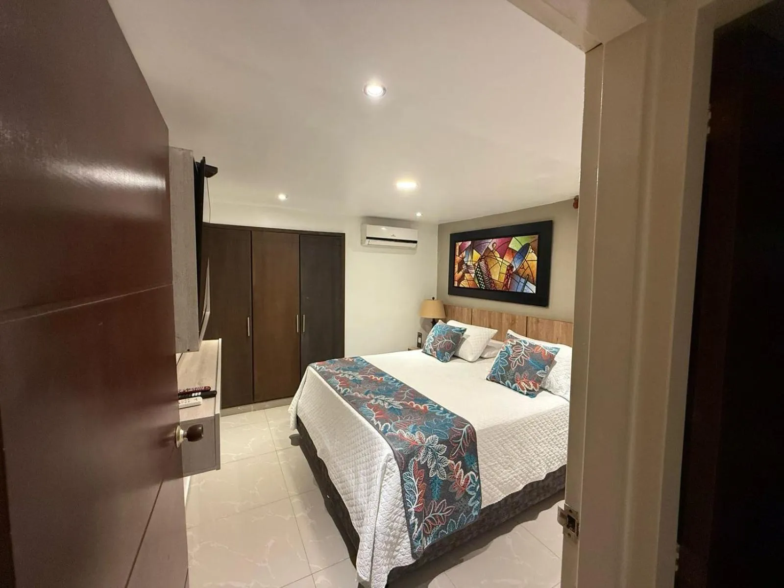 Bed in Hotel Ucla Center