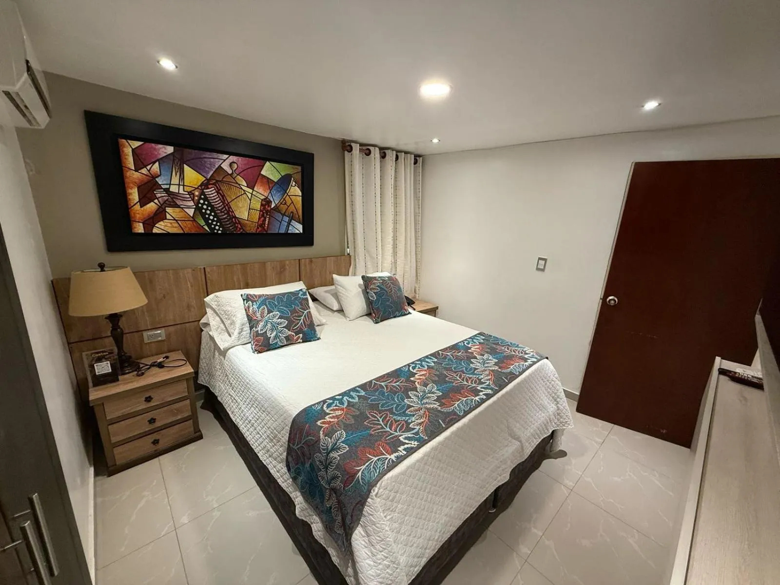 TV and multimedia, Bed in Hotel Ucla Center