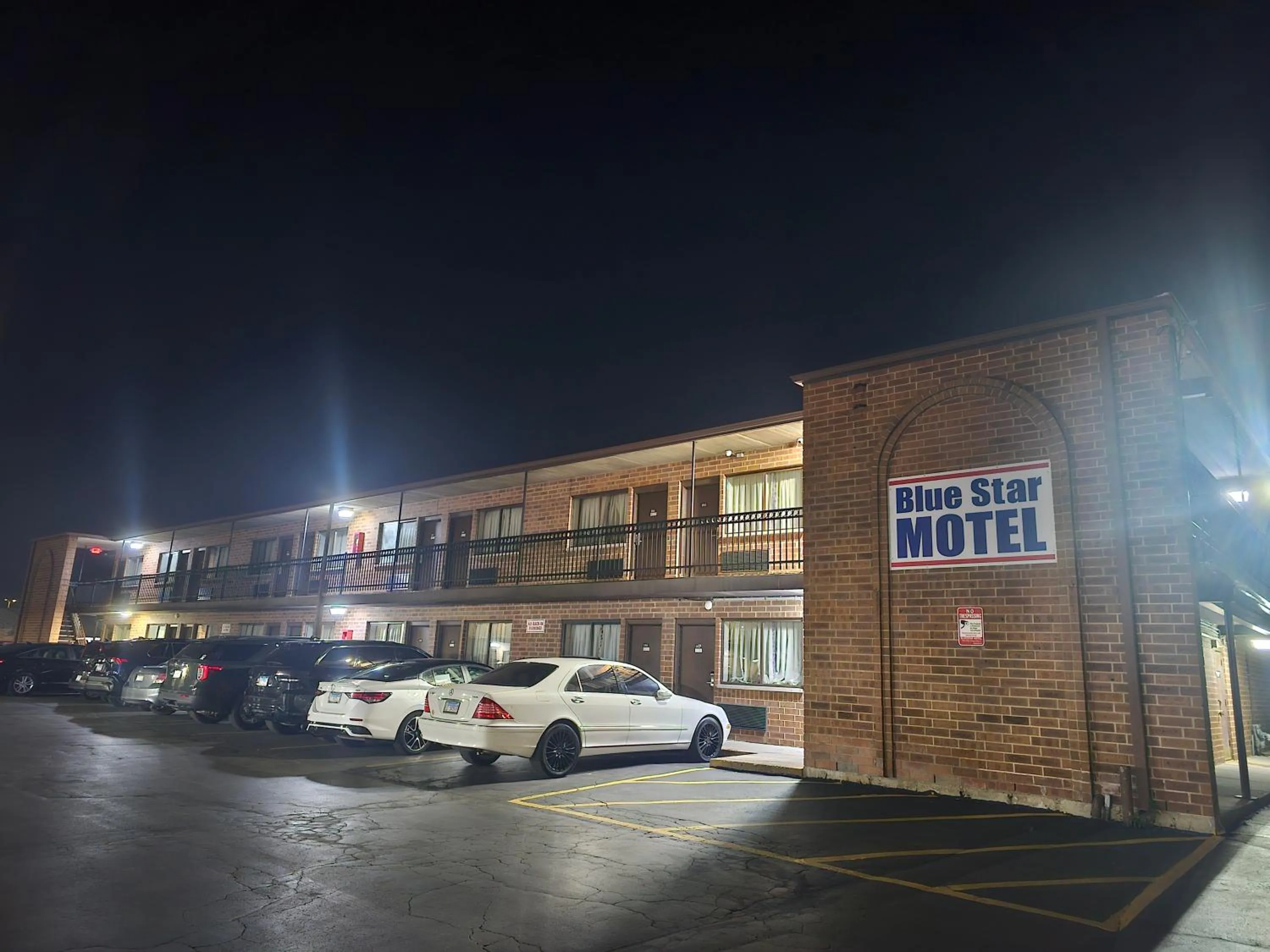 Property building in Blue Star Motel