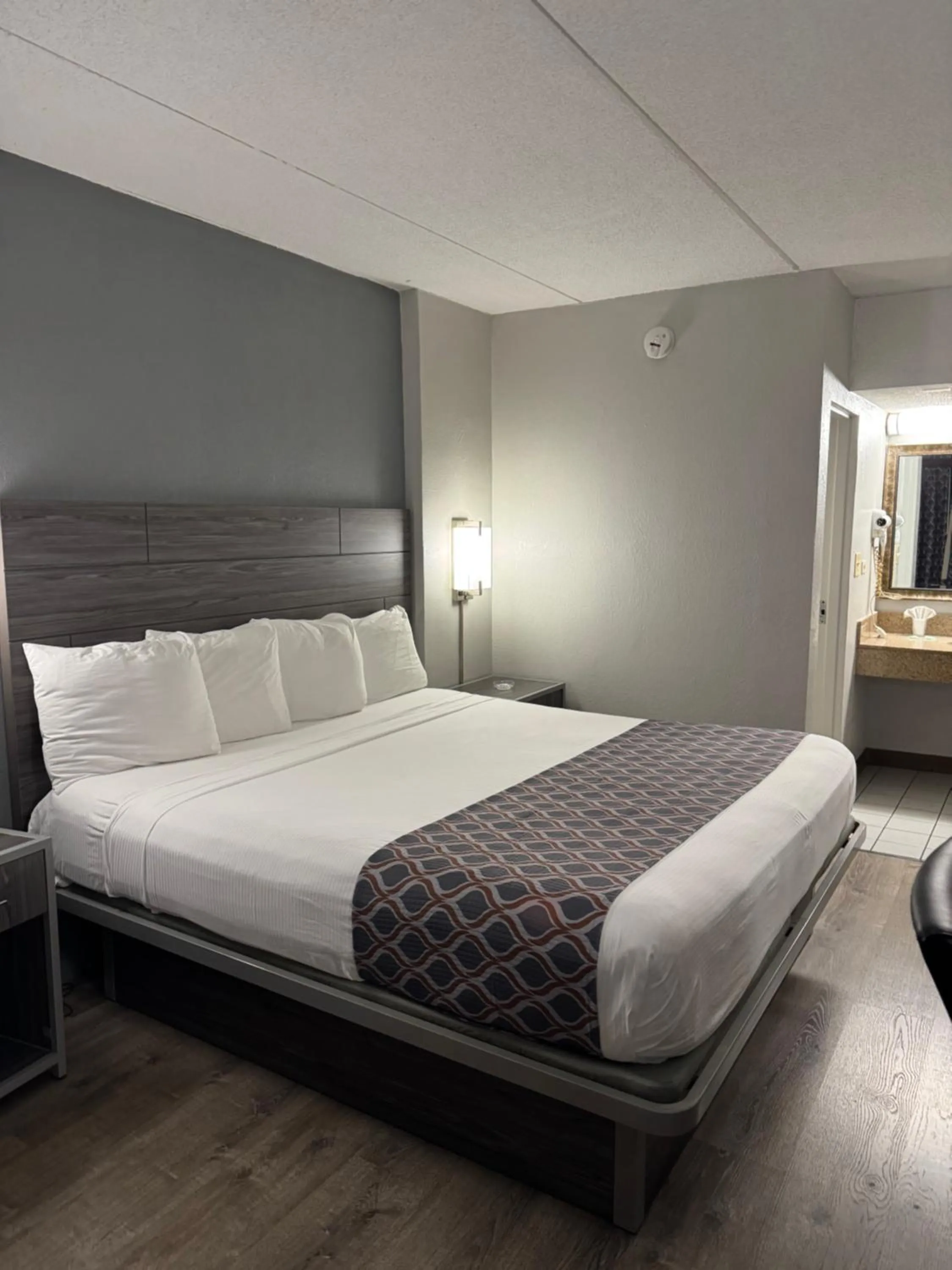 Bedroom, Bed in Blue Star Motel