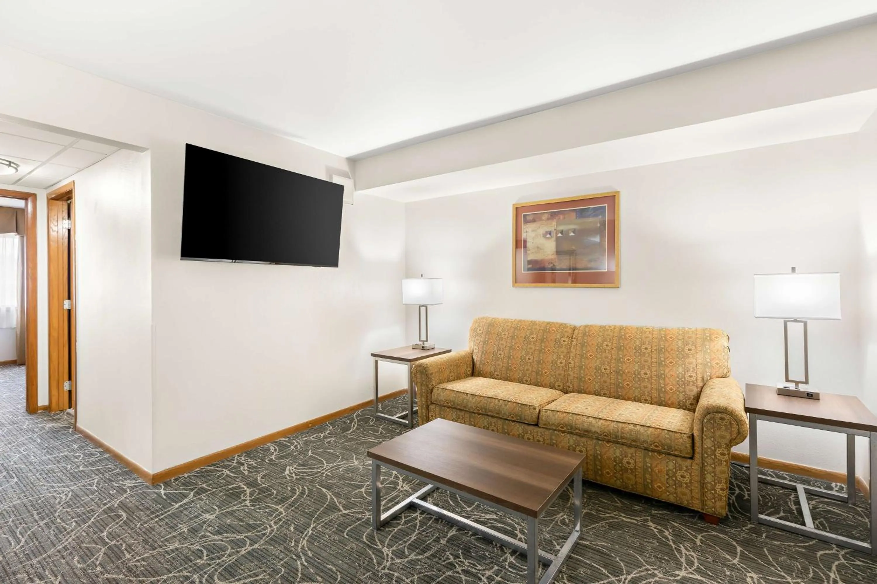 Bedroom in Best Western West Towne Suites