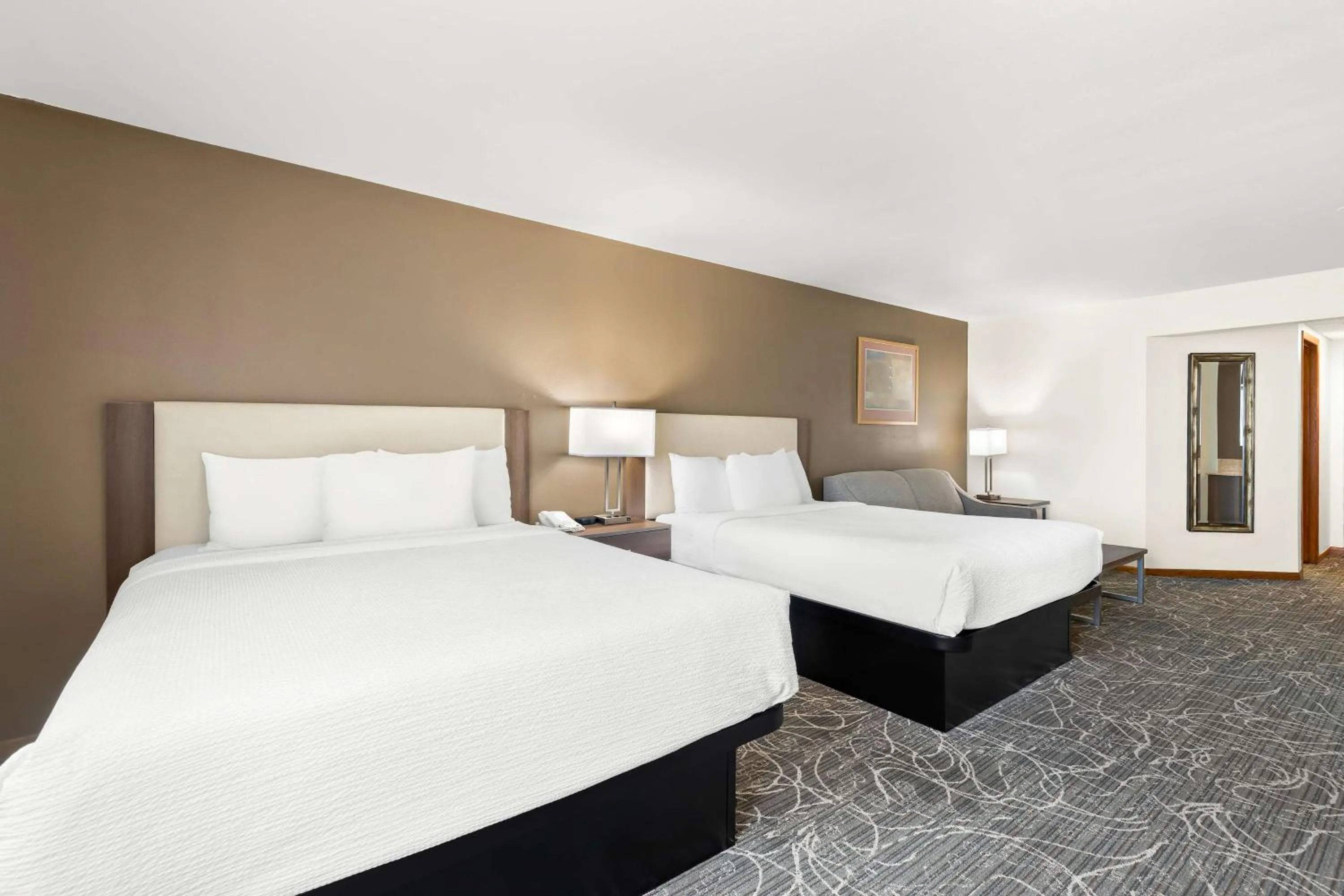 Bedroom, Bed in Best Western West Towne Suites