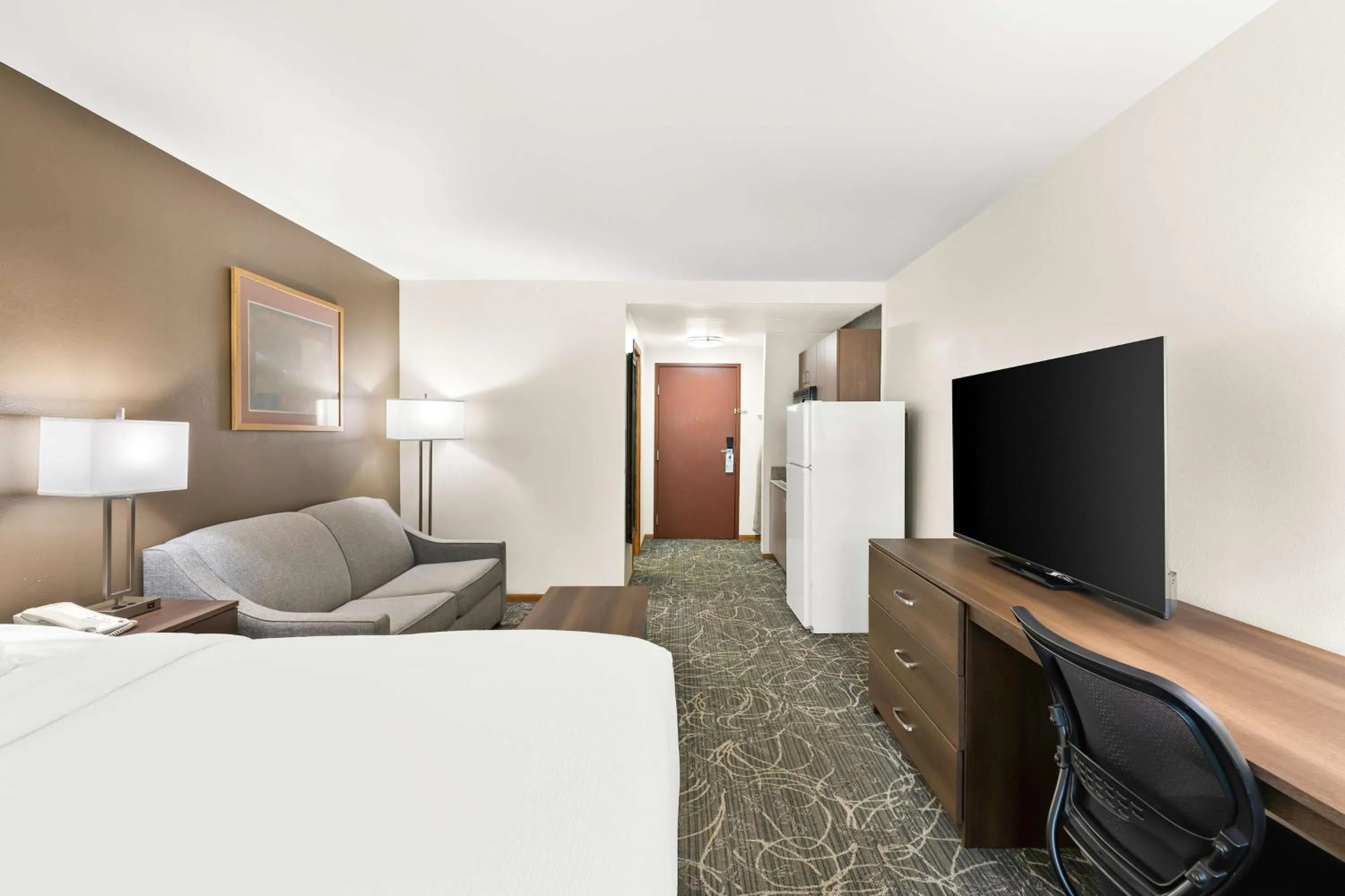 Bedroom, Bed in Best Western West Towne Suites