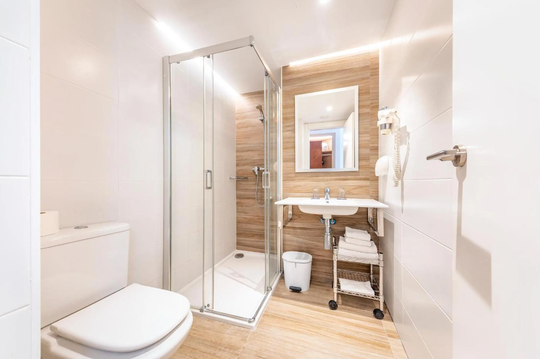 Bathroom in Port Europa