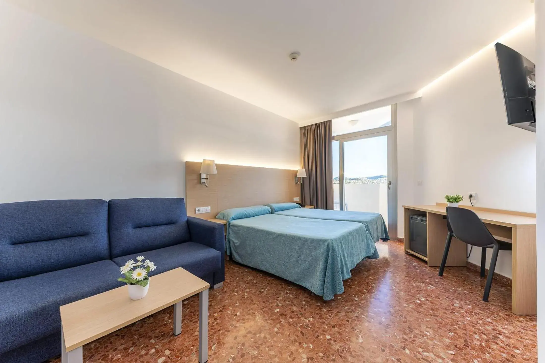 Triple Room in Port Europa Triple Room in Port Europa