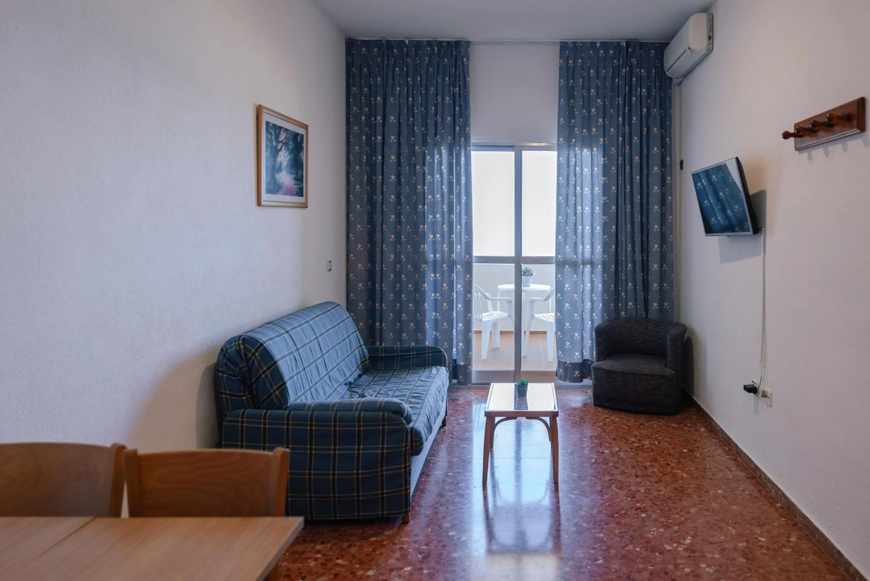 Photo of the whole room in Port Europa