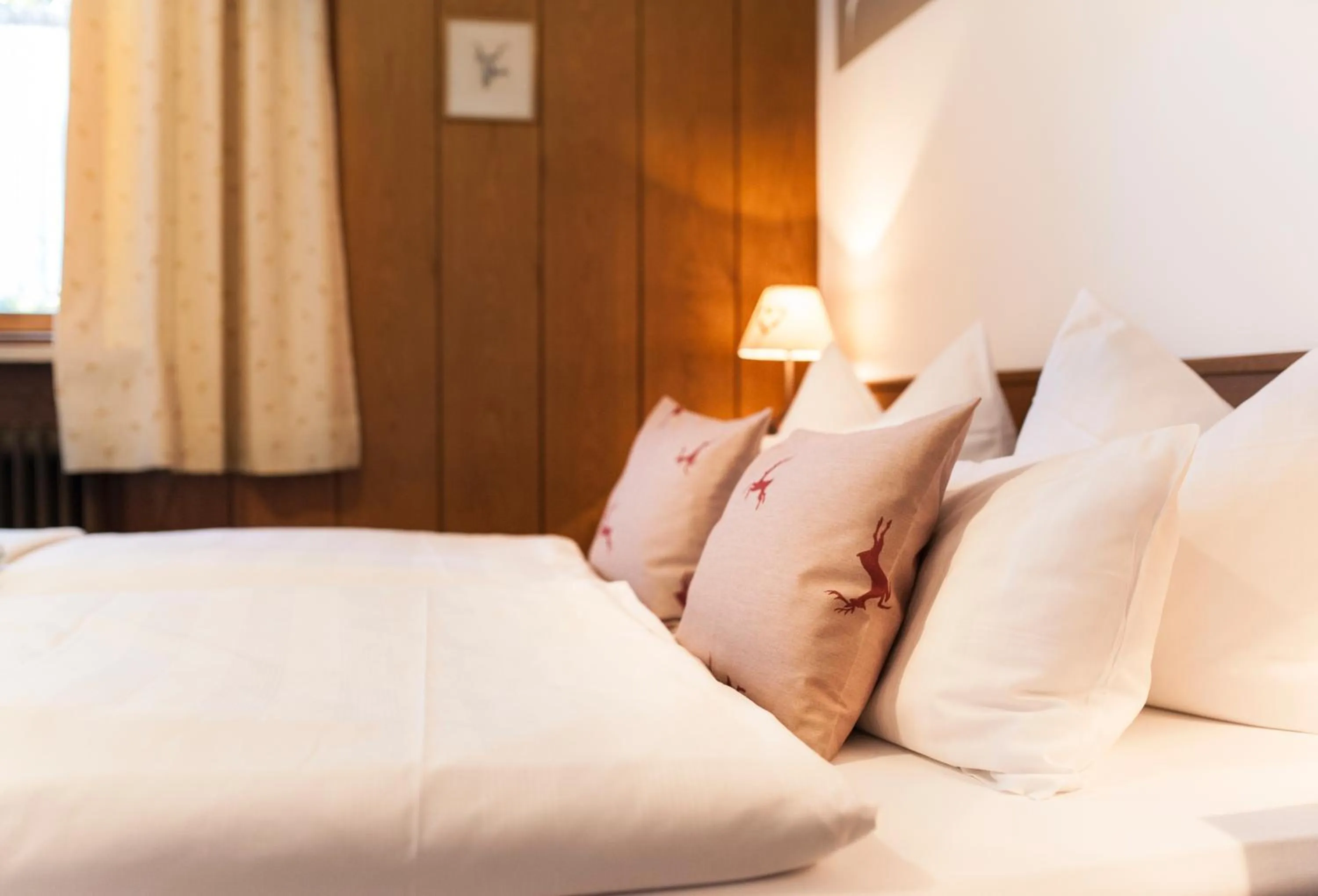 Bedroom in Hotel Jägerhof garni