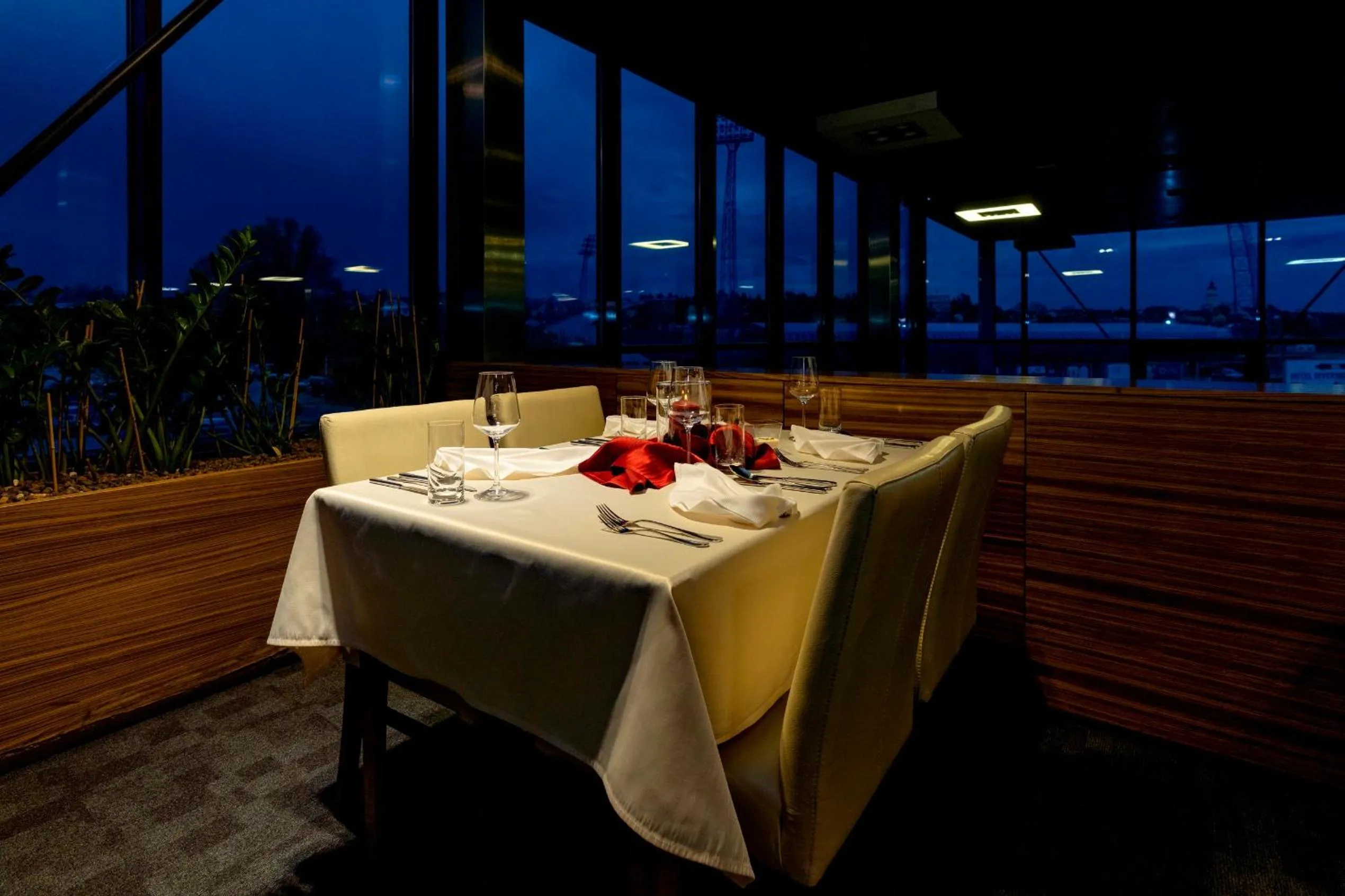 Restaurant/places to eat in Hotel AquaCity Seasons