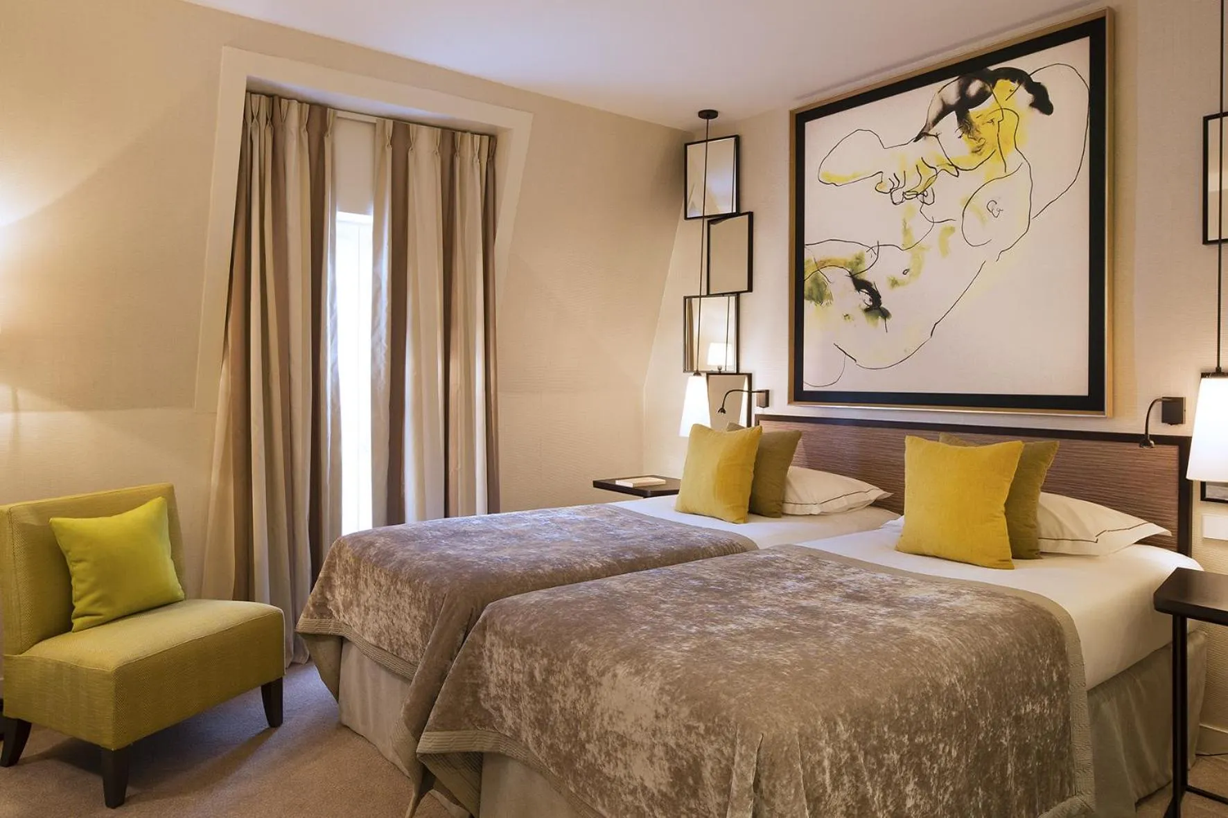 Bedroom, Bed in Balmoral Champs Elysées