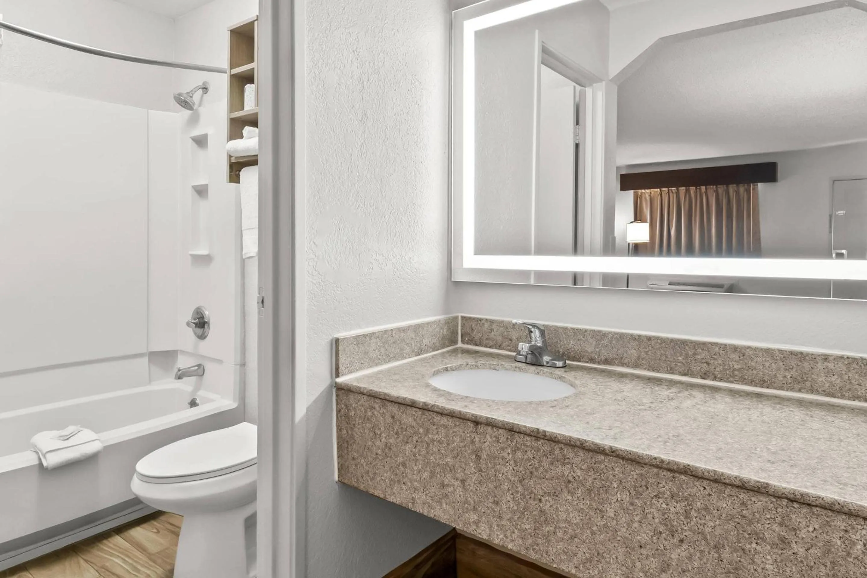 Bedroom in Rodeway Inn North Charleston - Ashley Phosphate