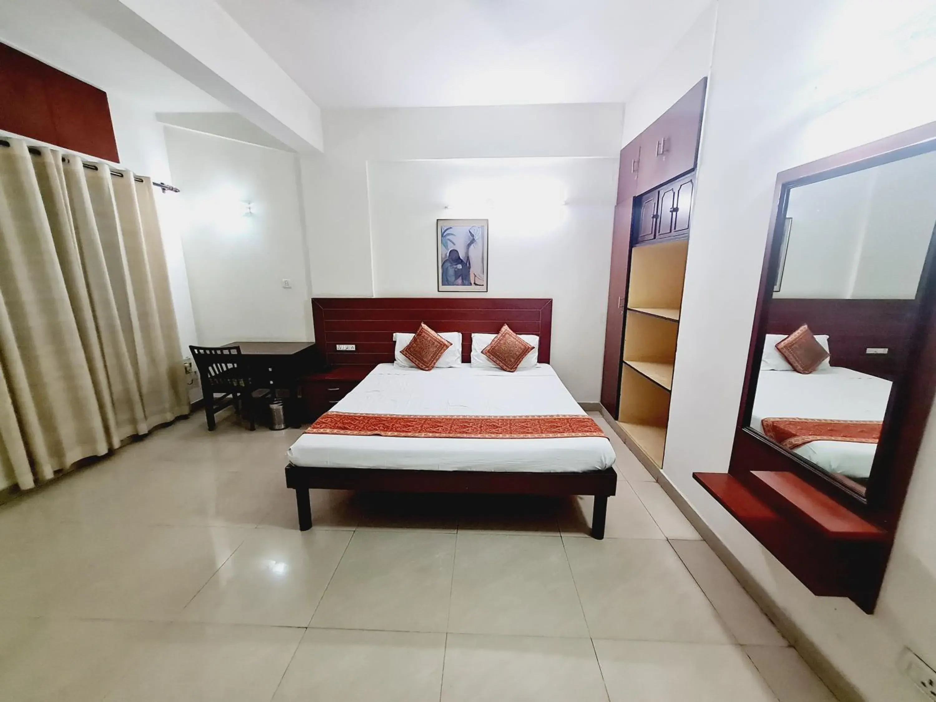 Deluxe Twin Room in YWCA International Guest House Deluxe Twin Room in YWCA International Guest House