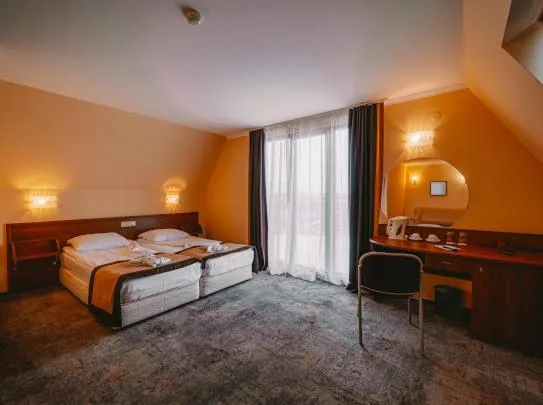 Bedroom, Bed in Saint George Hotel & Medical Spa