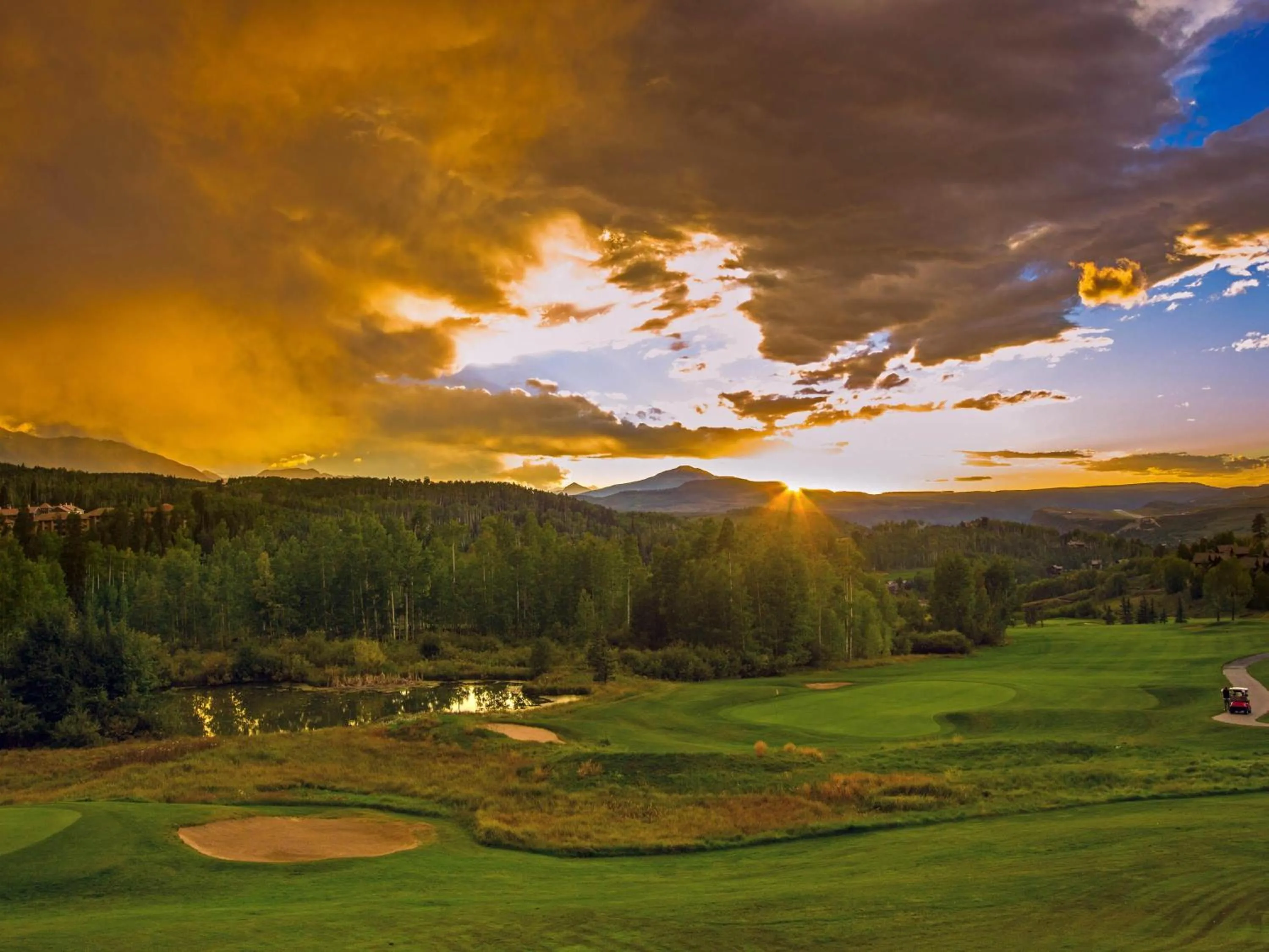 Golfcourse in Fairmont Heritage Place, Franz Klammer Lodge