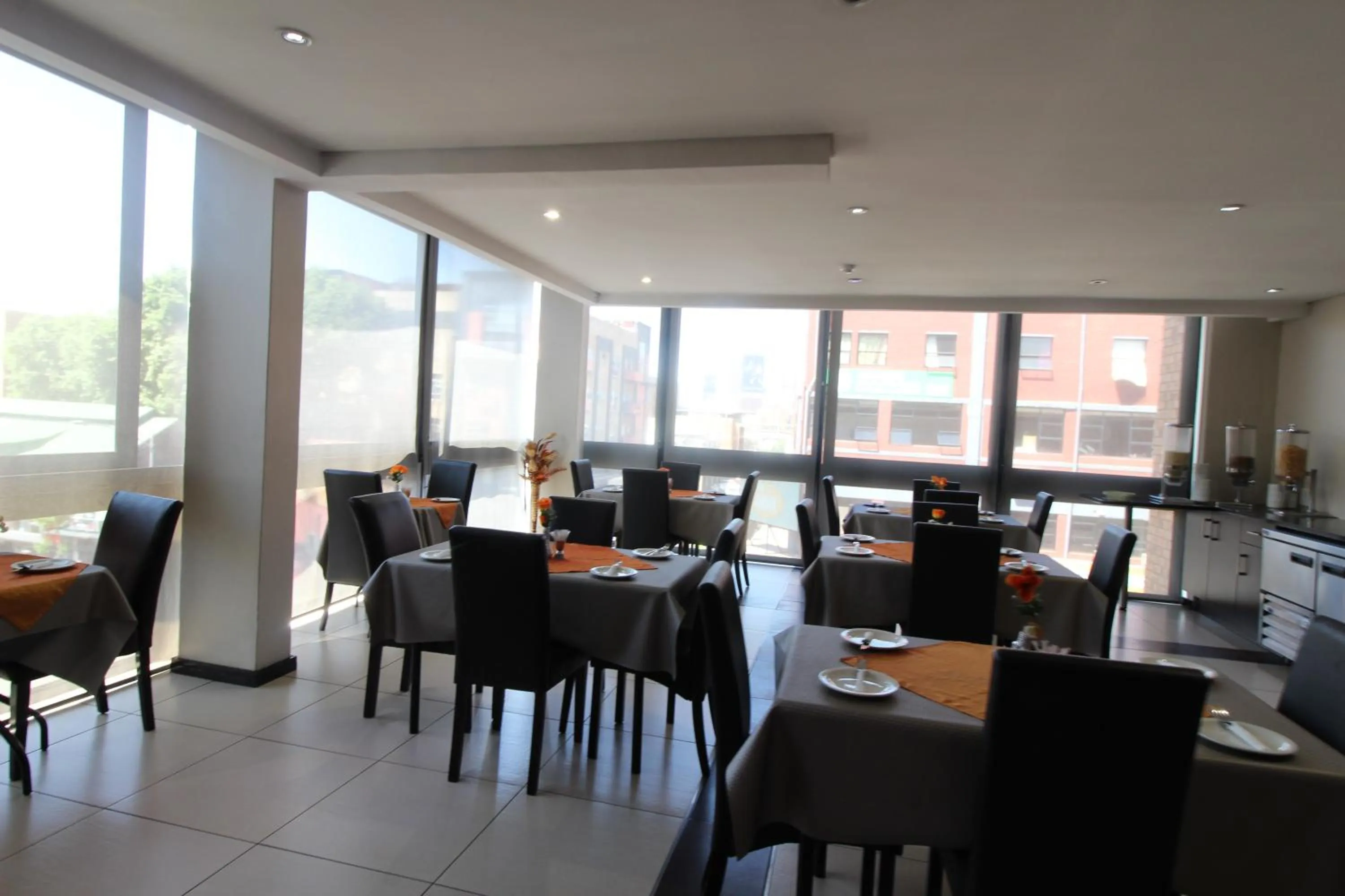 Restaurant/places to eat in Alcazaba Hotel