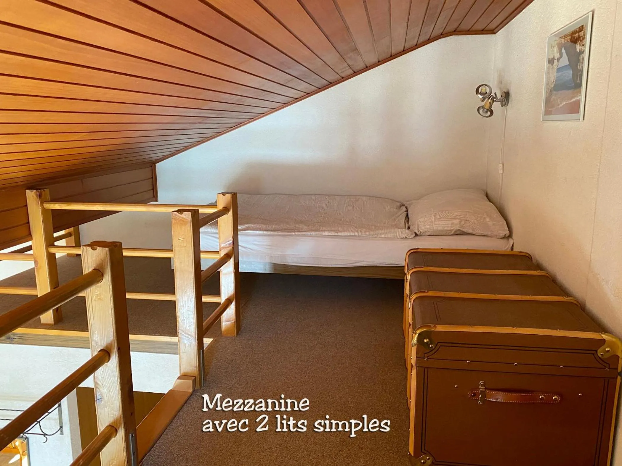 Bedroom, Bed in La Montagnette, VERCORIN