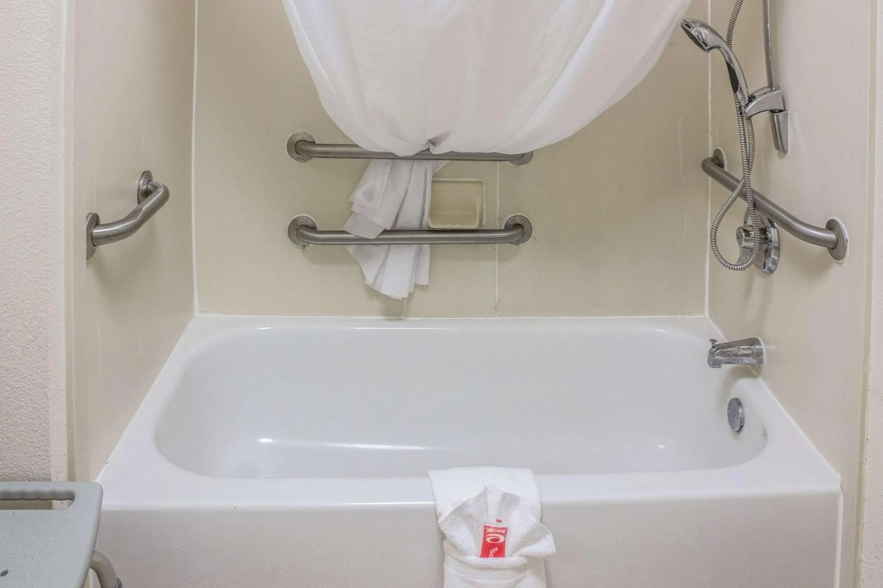 Photo of the whole room in Econo Lodge Palm Coast Central