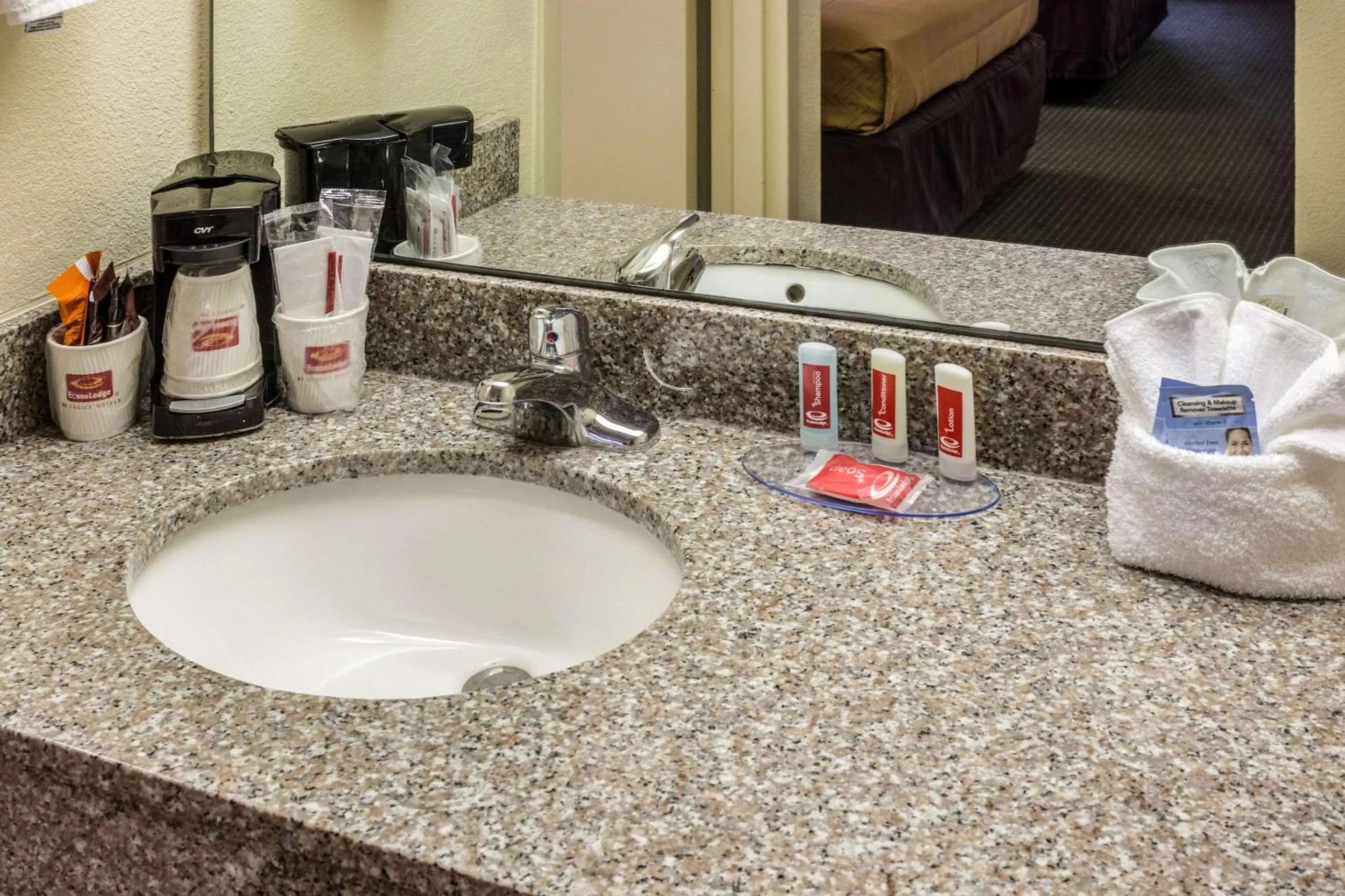 Photo of the whole room in Econo Lodge Palm Coast Central