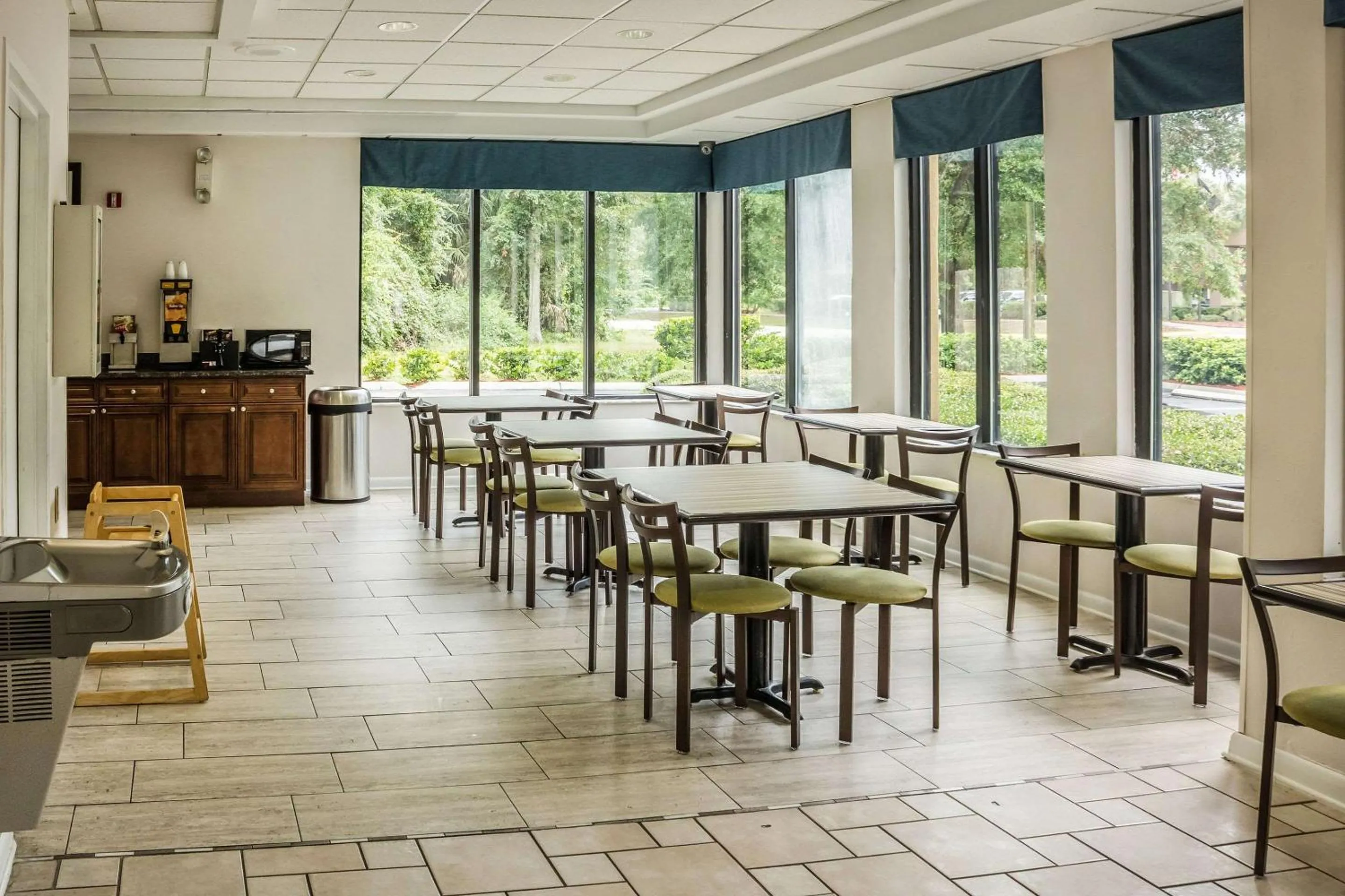 Restaurant/places to eat in Econo Lodge Palm Coast Central