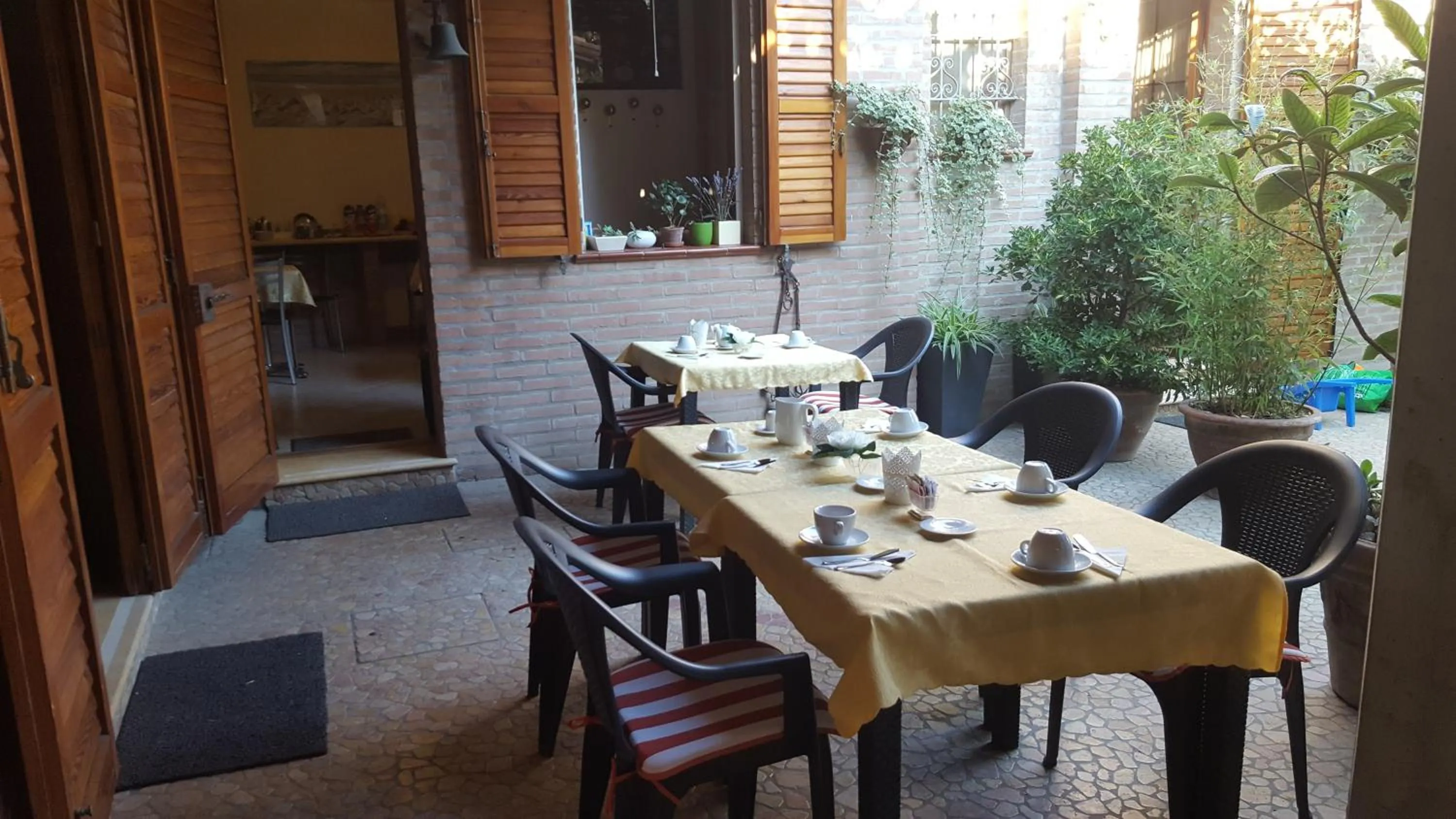 Patio in B&B ENSILEVA BEACH