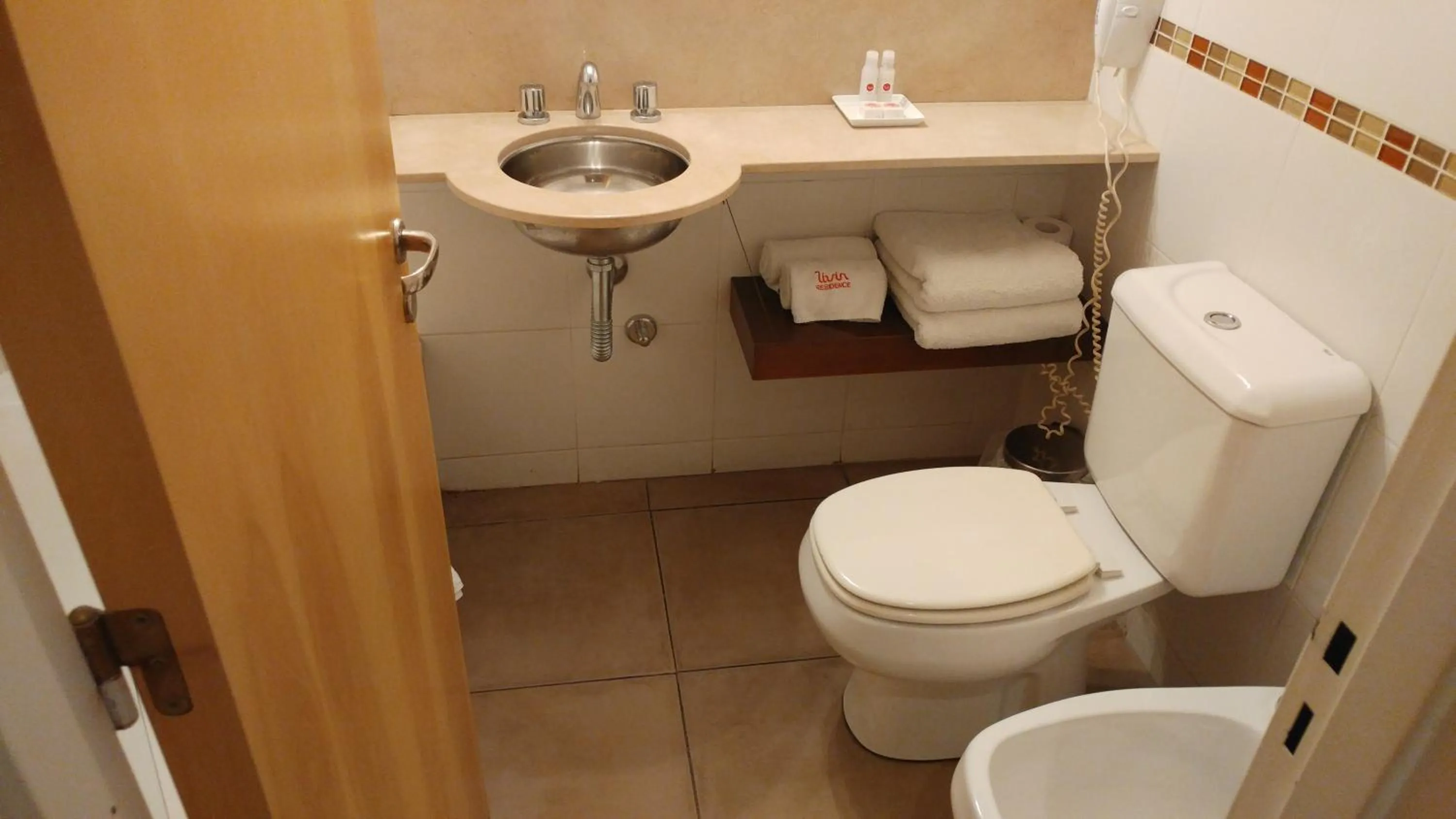 Toilet in Livin' Residence Rosario