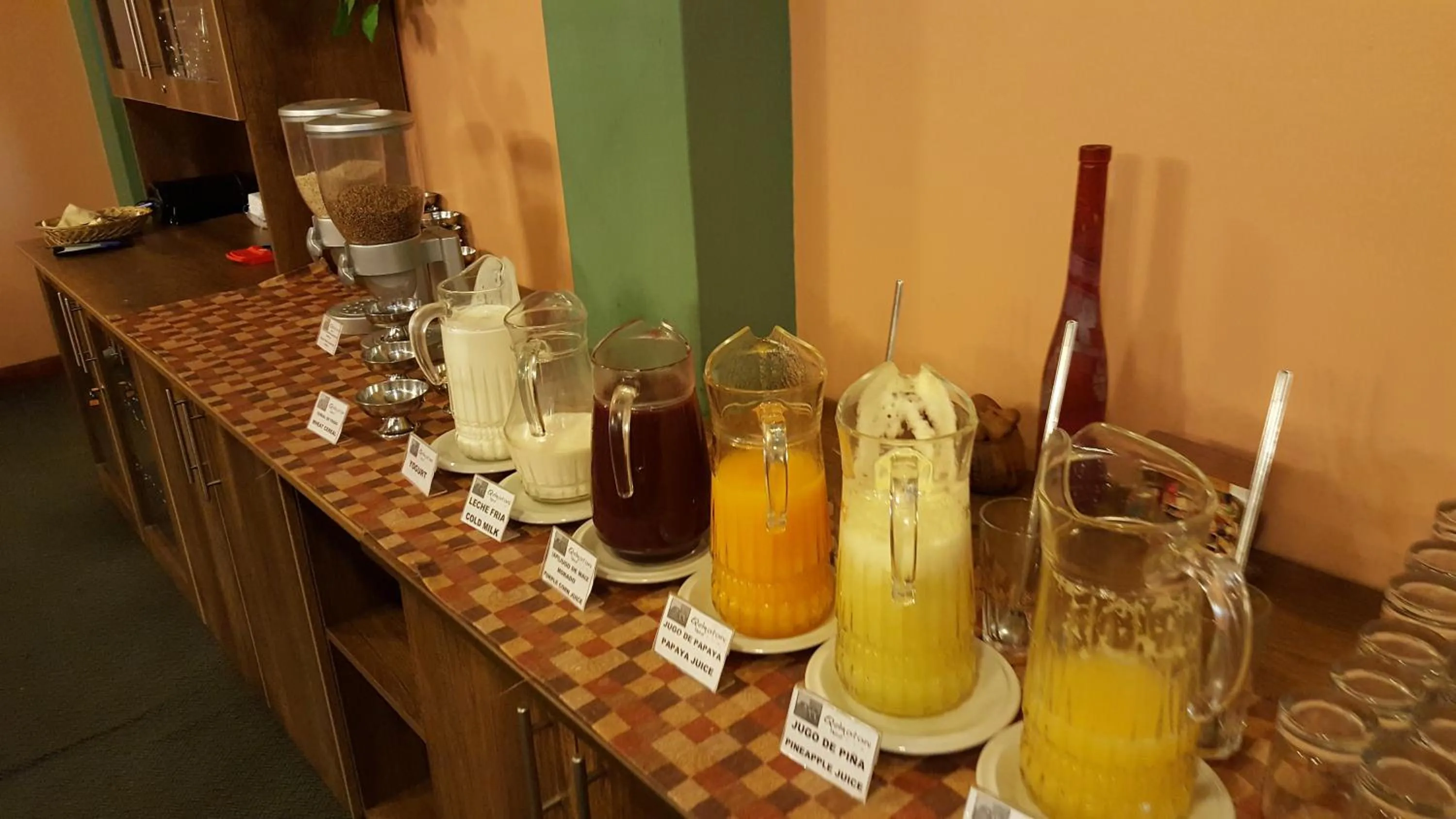 Food and drinks in Qelqatani Hotel