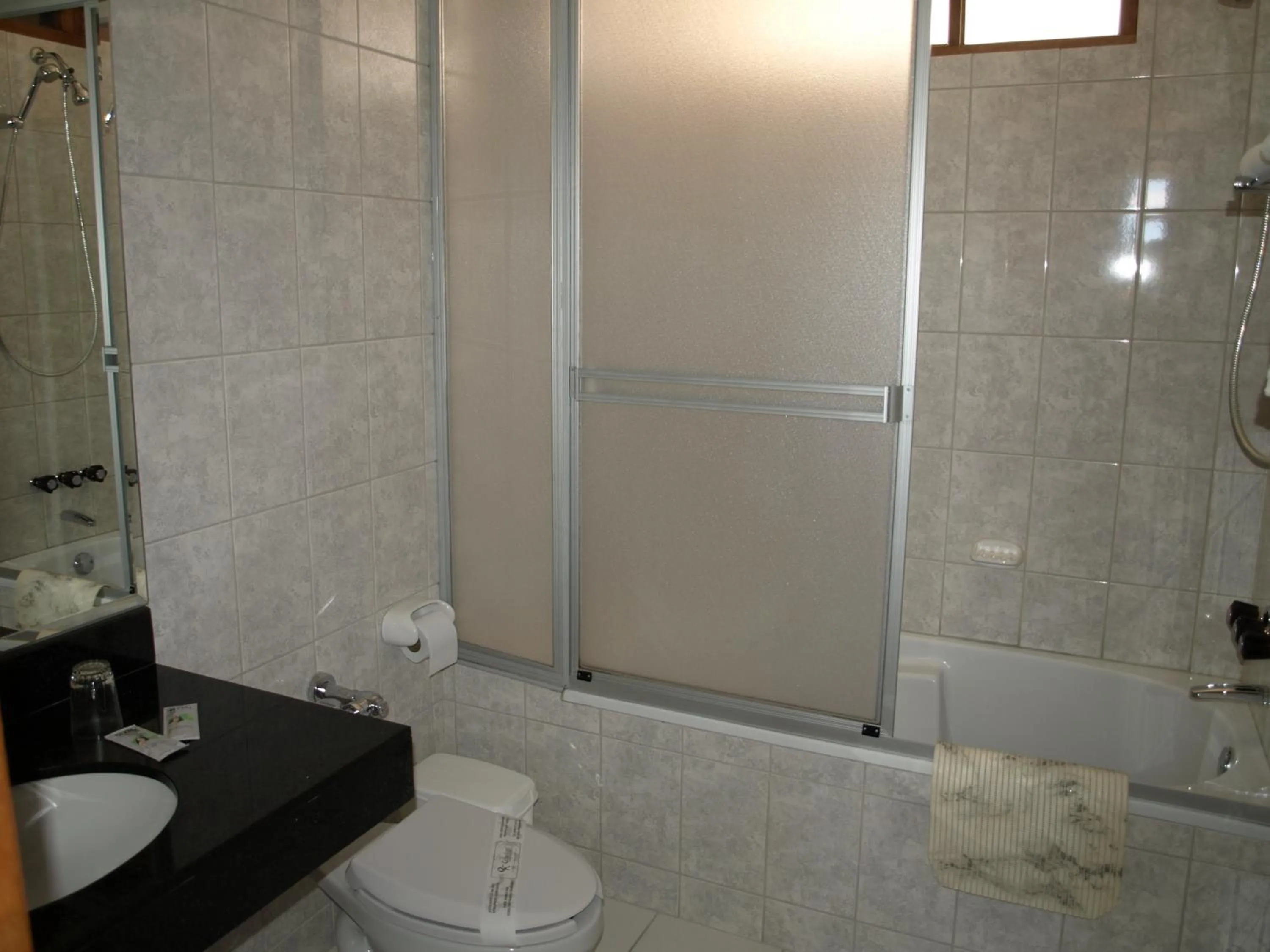 Bathroom in Qelqatani Hotel