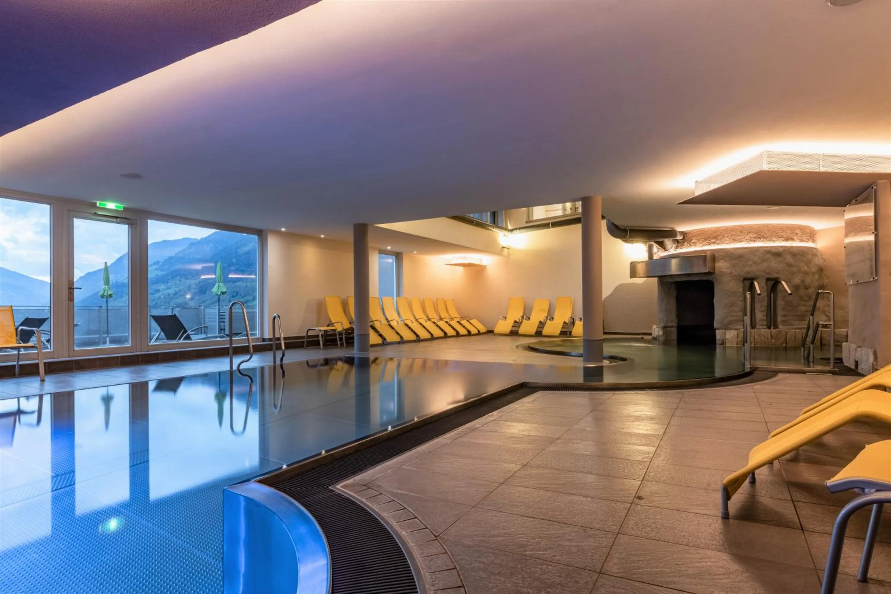 Swimming pool in Hapimag Ferienwohnungen Bad Gastein