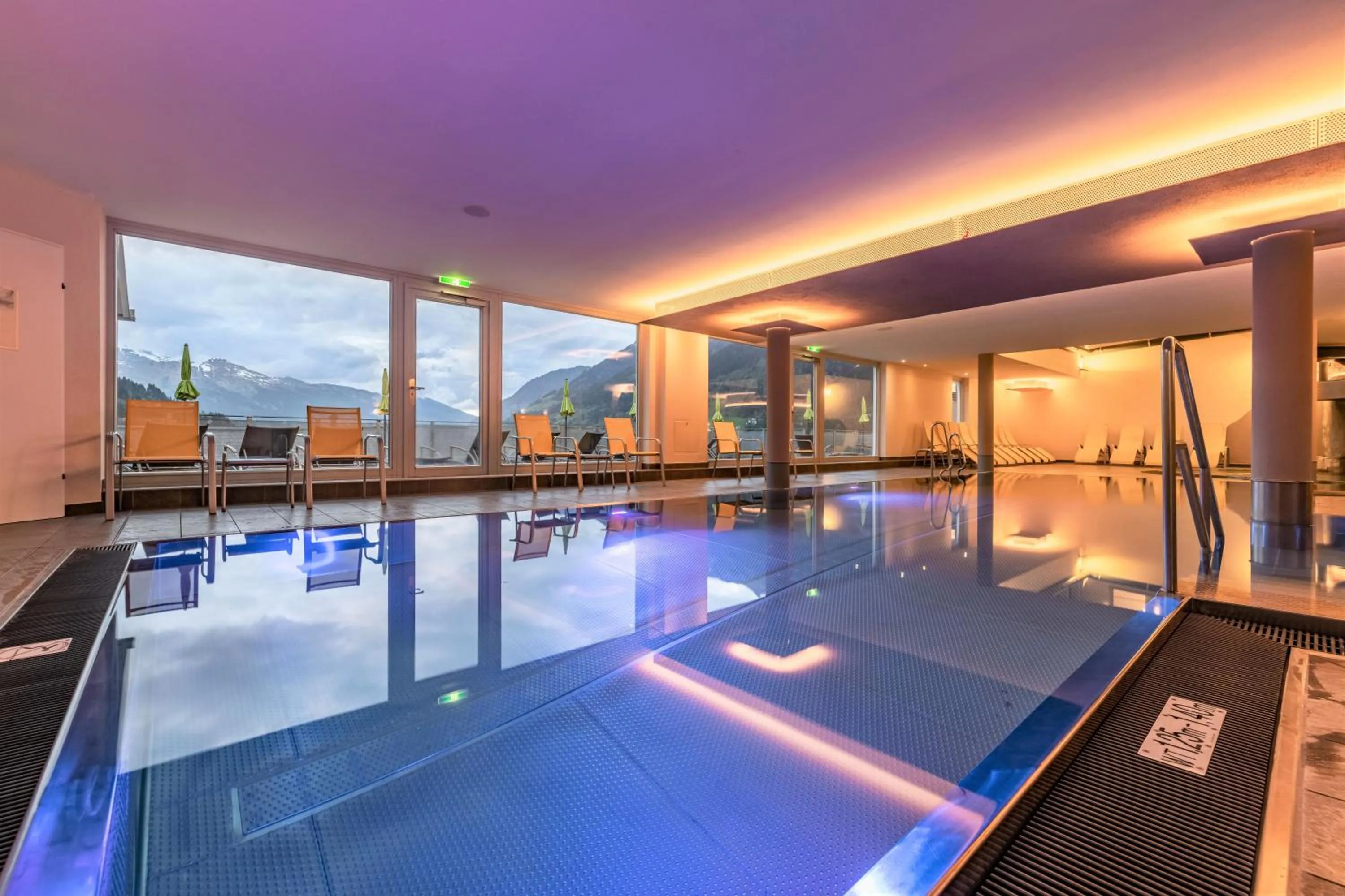 Swimming pool in Hapimag Ferienwohnungen Bad Gastein