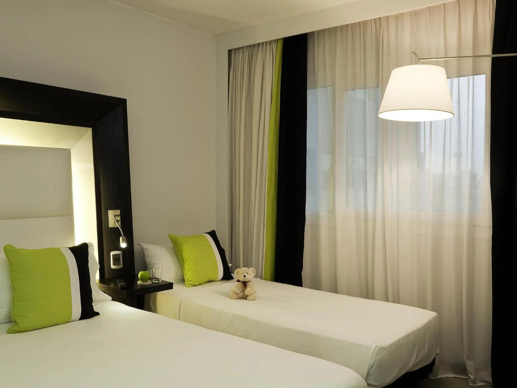 Bedroom, Bed in Novotel Buenos Aires