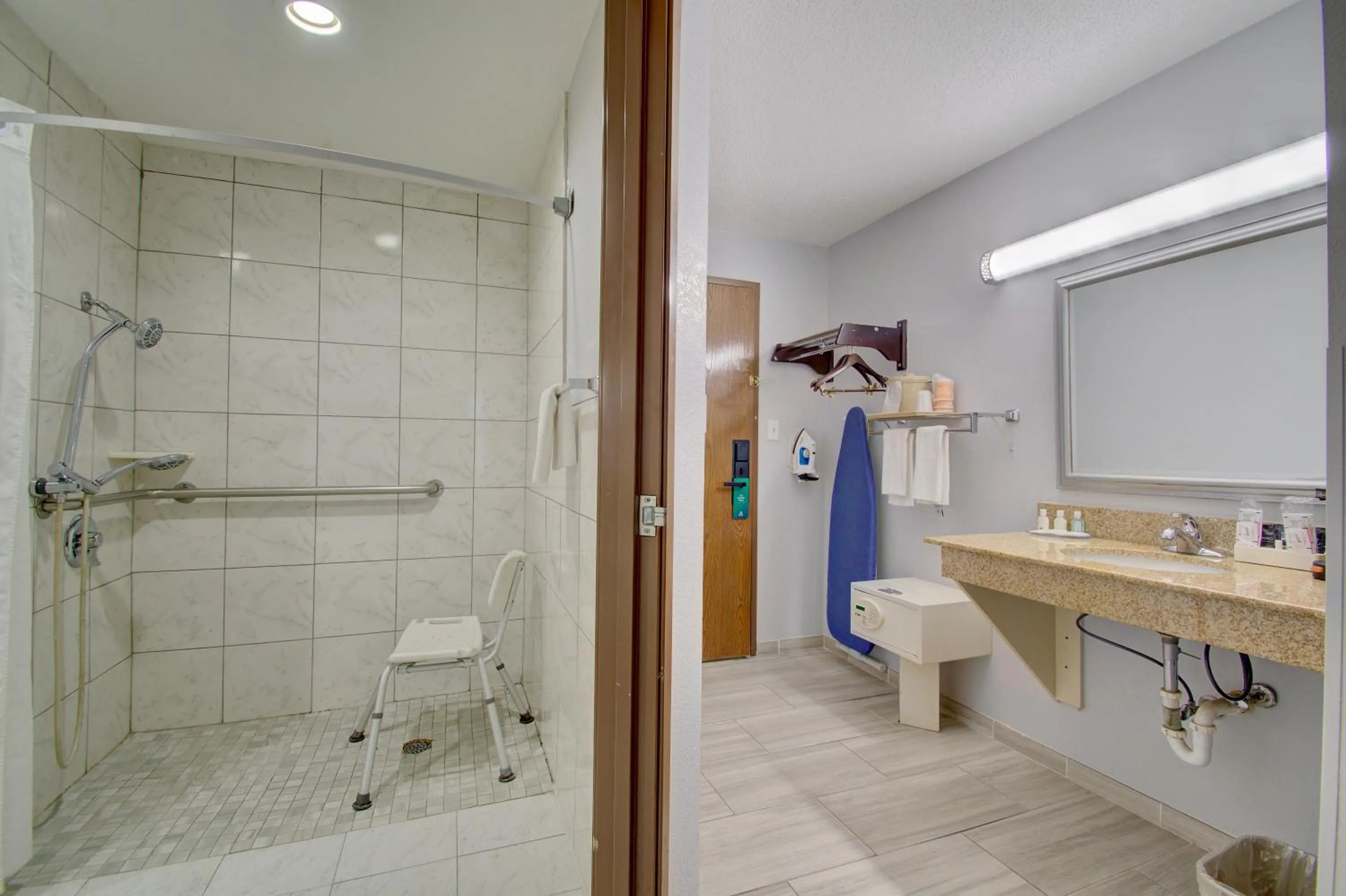 Toilet in Quality Inn & Suites CVG Airport