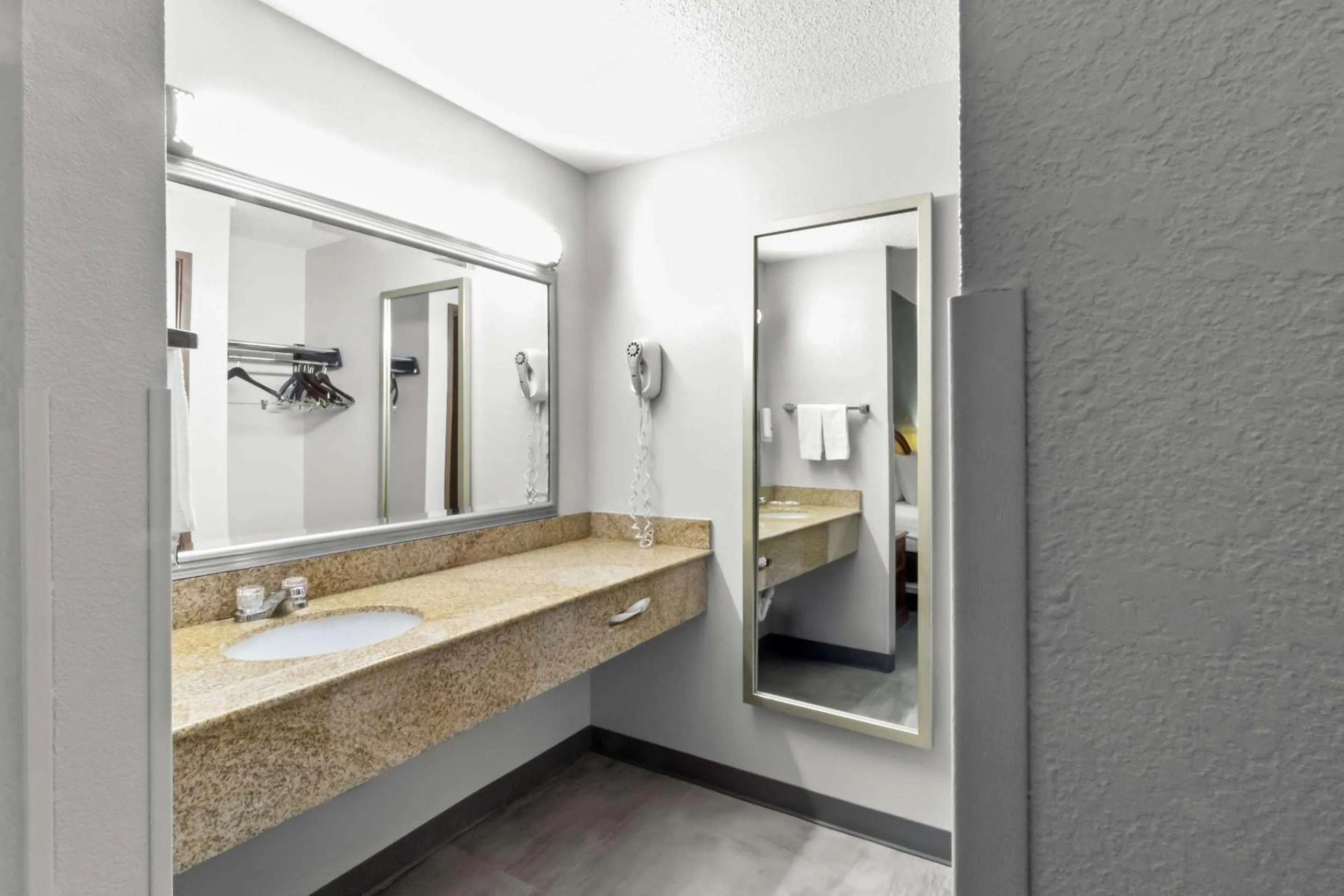 Bedroom in Quality Inn & Suites CVG Airport