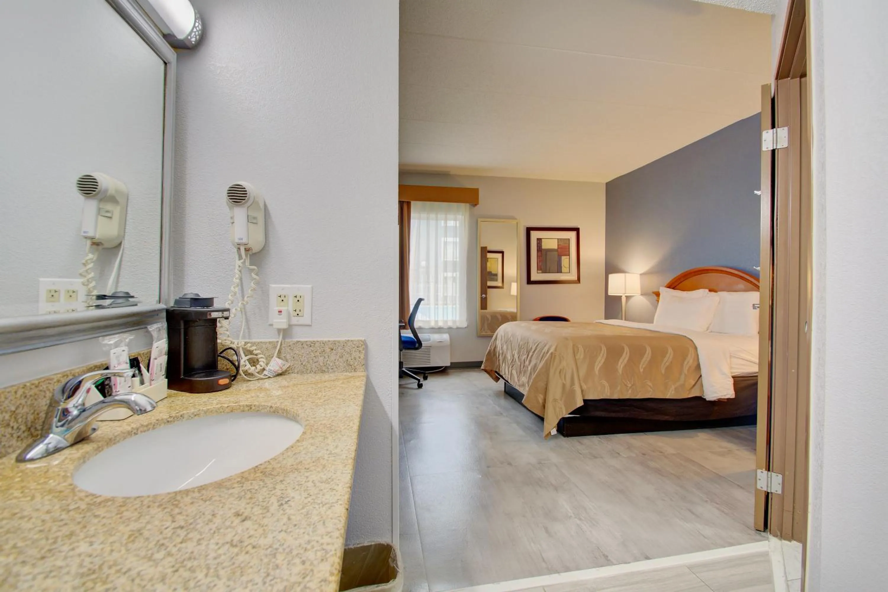 Photo of the whole room, Bed in Quality Inn & Suites CVG Airport