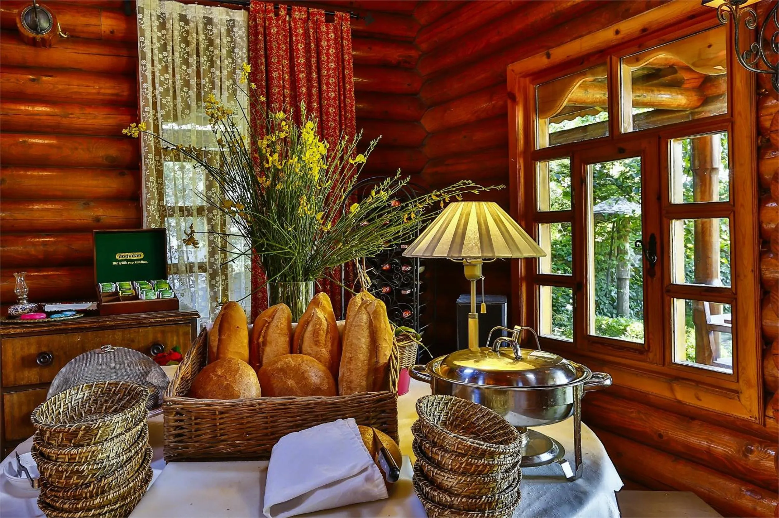 Restaurant/places to eat in Tranquilla River Lodge