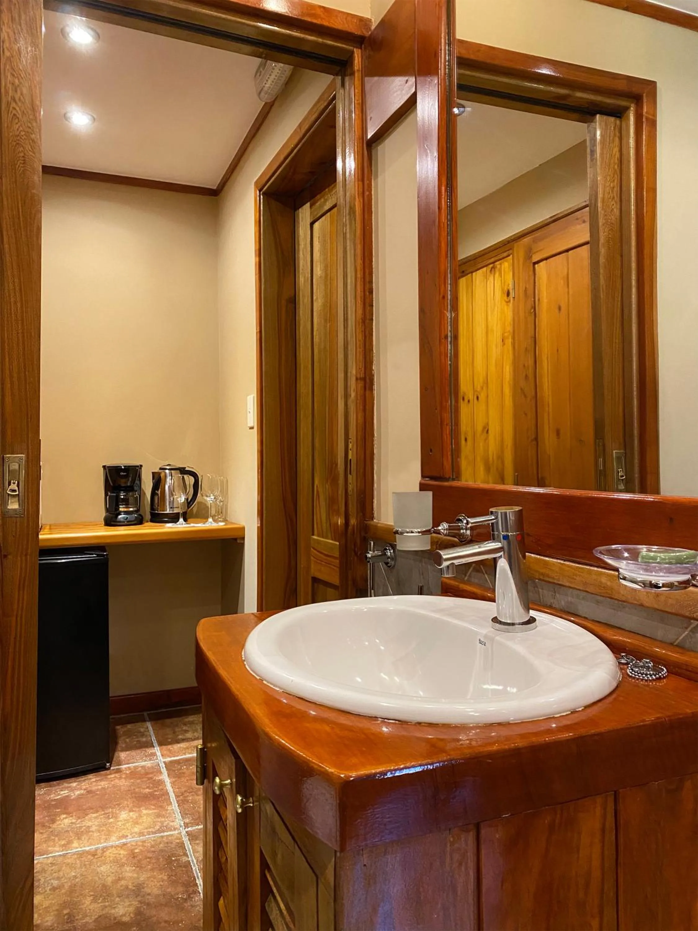 Bathroom in Charming Luxury Lodge & Private Spa