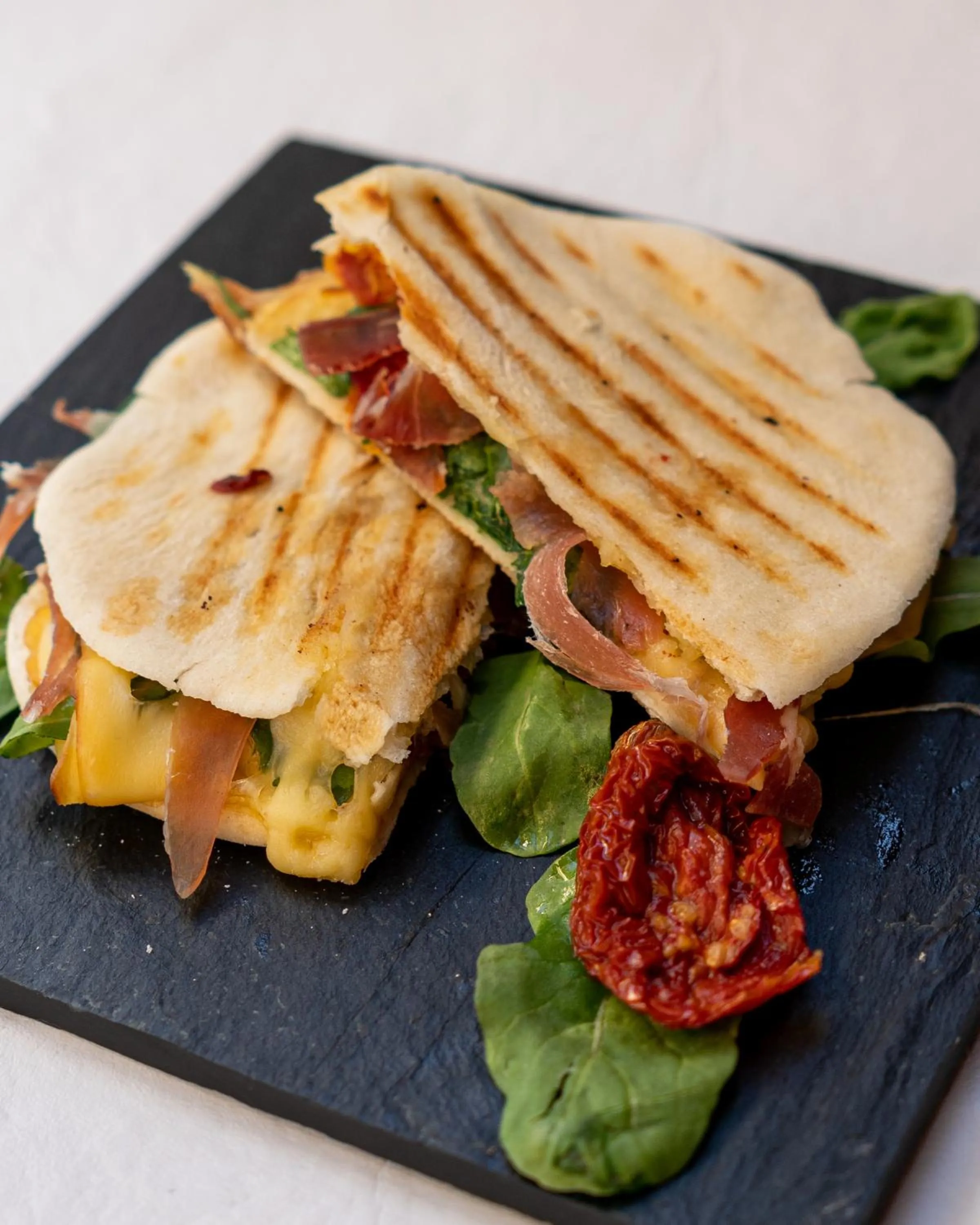 Breakfast in Peninsula Petit