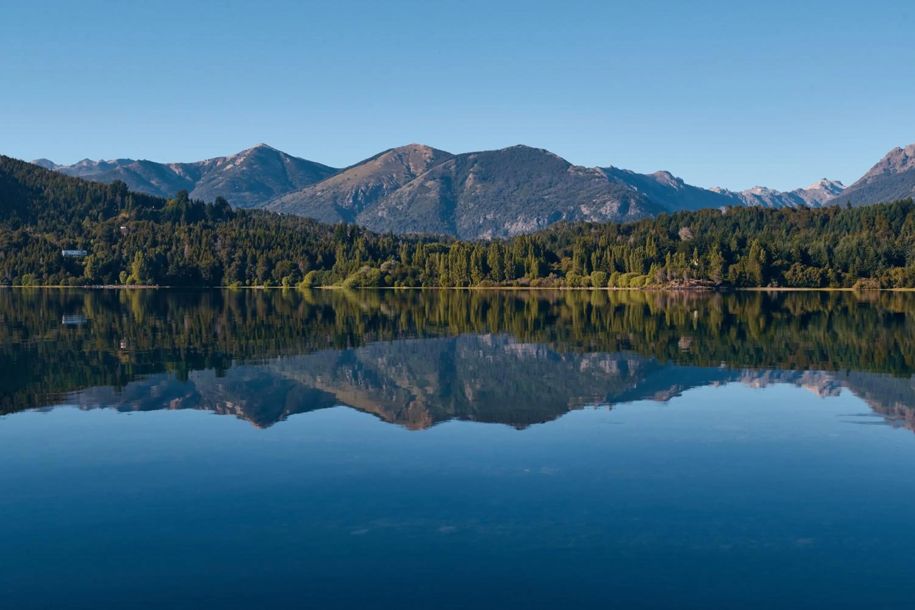 Lake view in Peninsula Petit