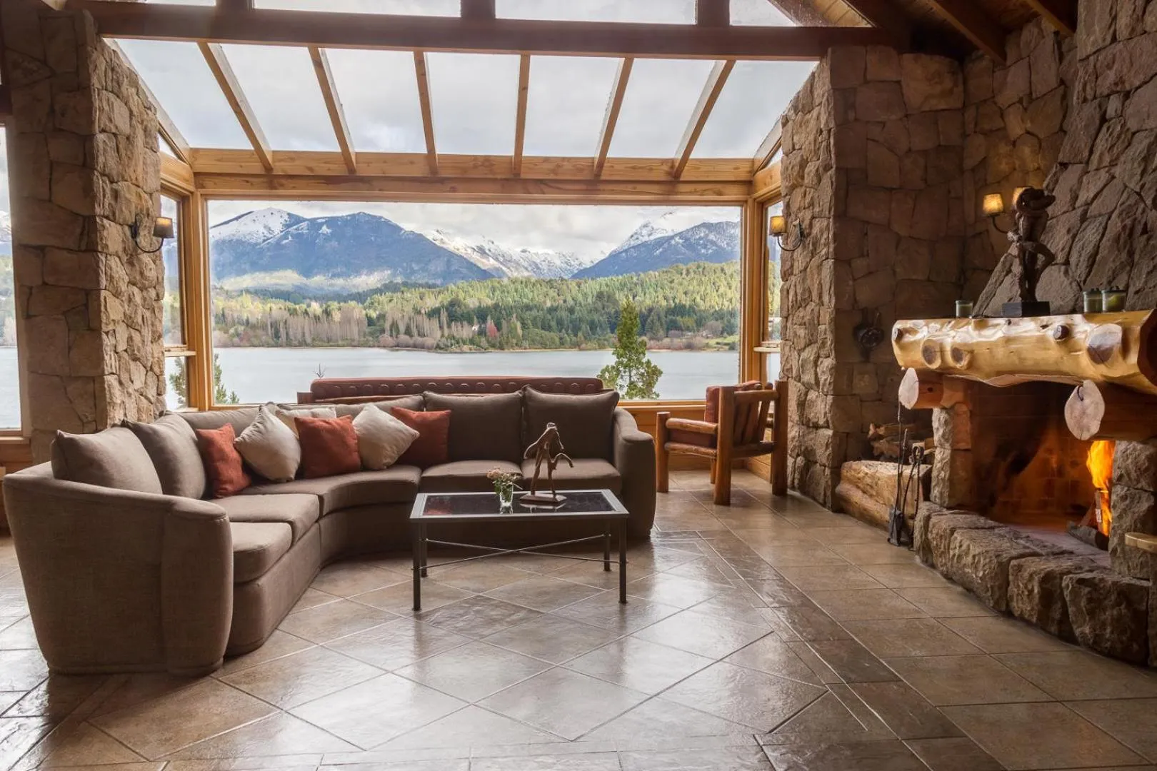 Living room in Peninsula Petit