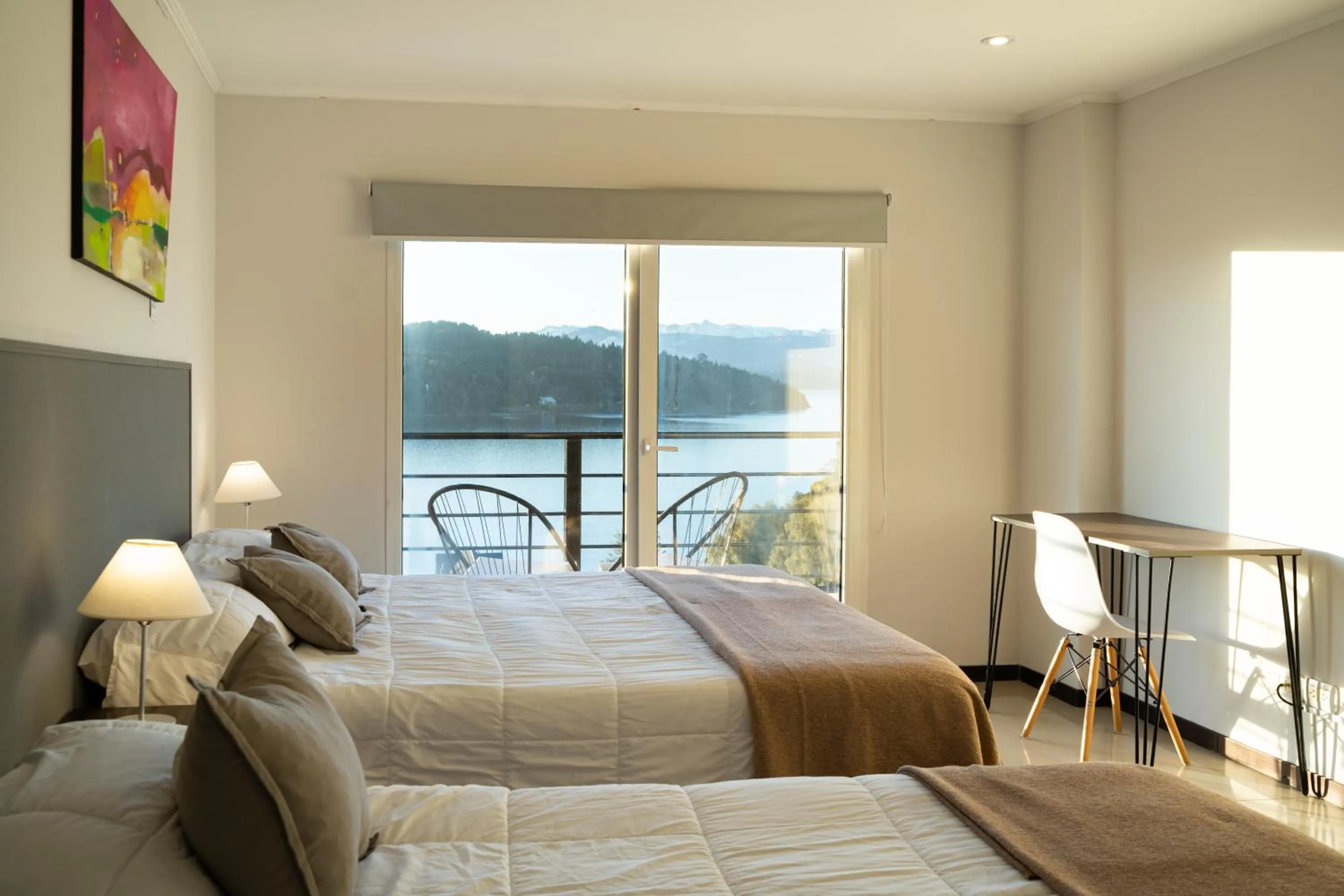 Lake view, Bed in NBH Lacus Boutique Hotel