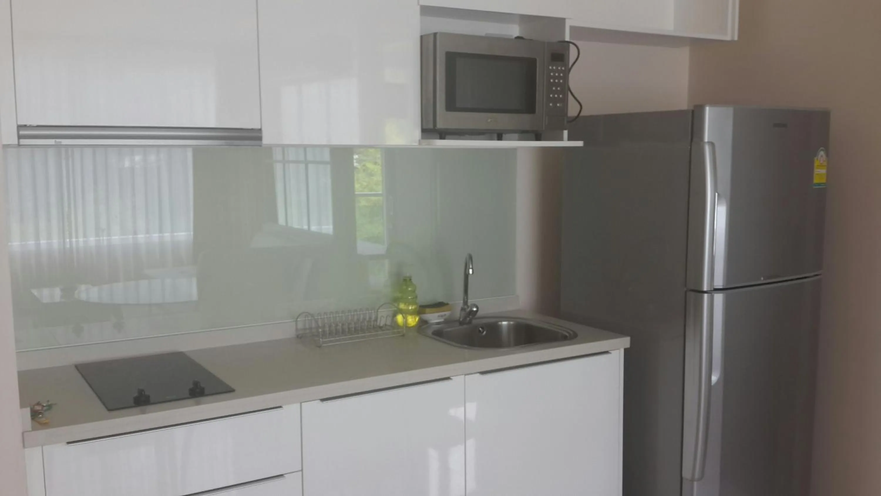 Kitchen or kitchenette in The Baycliff Residences