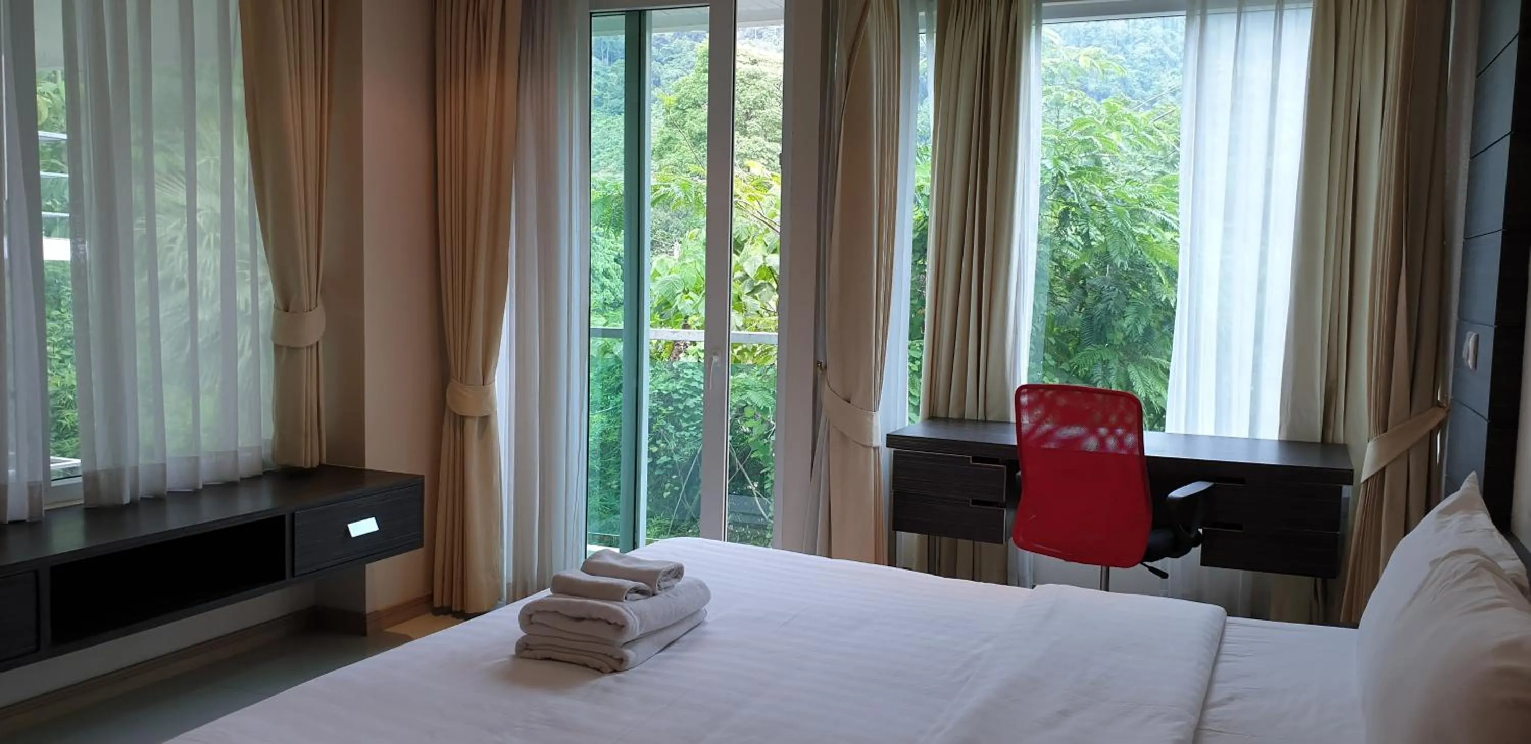 Bed in The Baycliff Residences