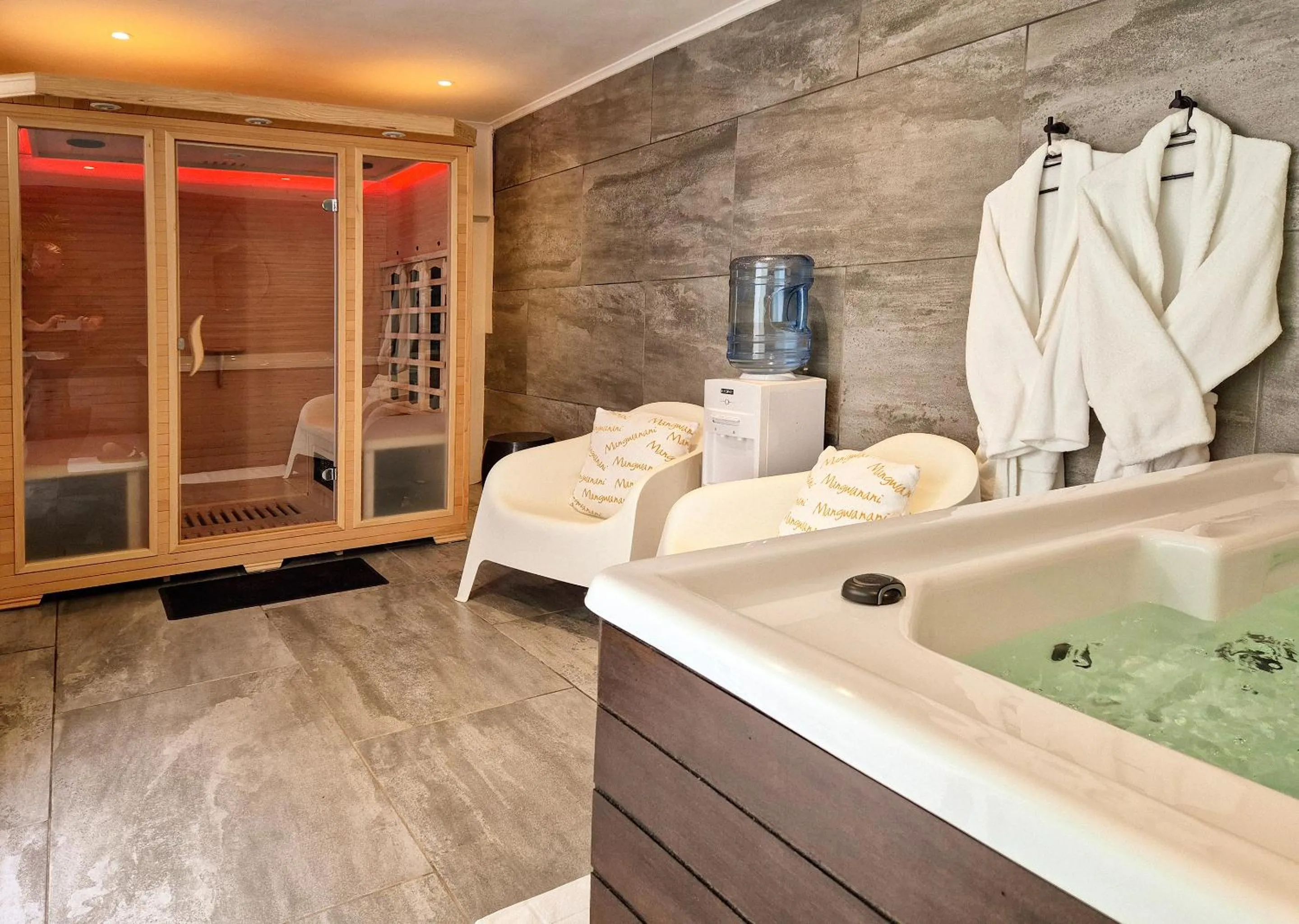 Hot Tub in Blue Marlin All-Inclusive Seascape by Dream Resorts