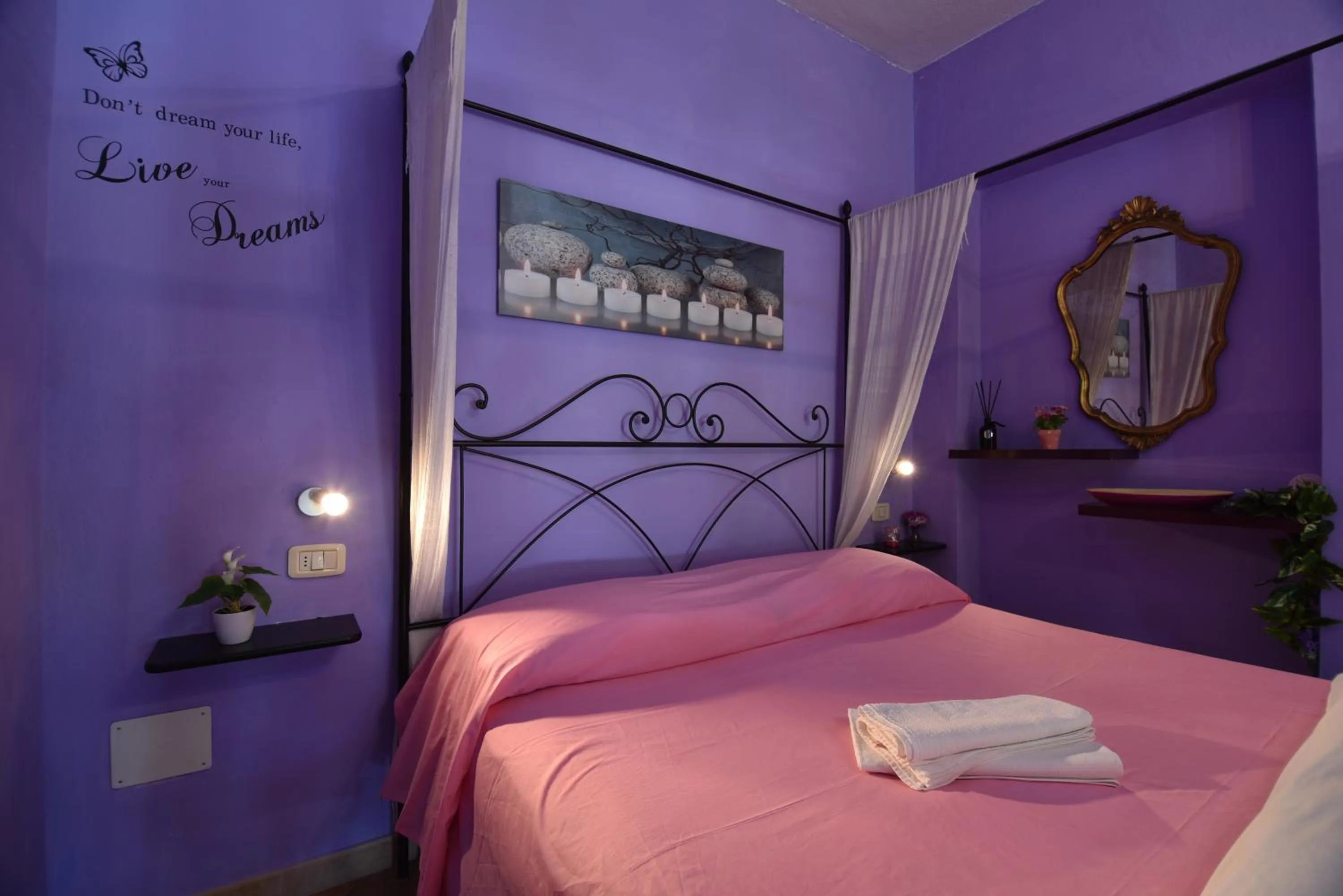 Bedroom, Bed in Villa Isabella